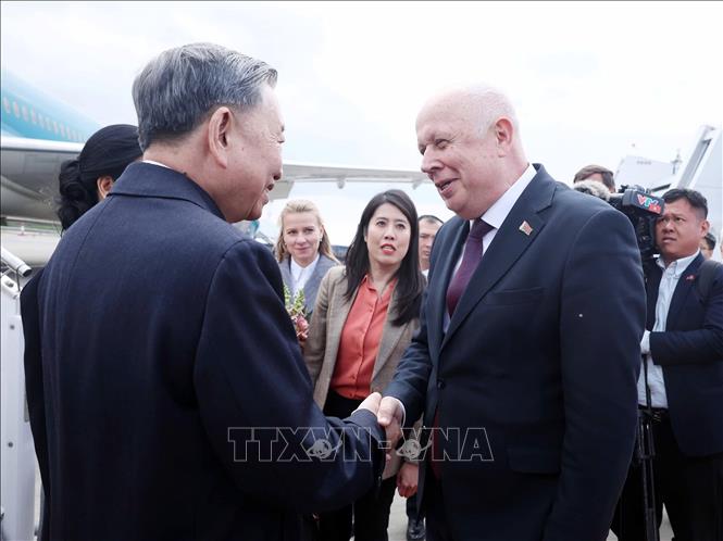 Tổng Bí thư Tô Lâm và Phu nhân bắt đầu thăm cấp Nhà nước Cộng hòa Belarus- Ảnh 2. Tổng Bí thư Tô Lâm và Phu nhân bắt đầu thăm cấp Nhà nước Cộng hòa Belarus- Ảnh 2.