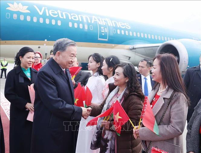 Tổng Bí thư Tô Lâm và Phu nhân bắt đầu thăm cấp Nhà nước Cộng hòa Belarus- Ảnh 3. Tổng Bí thư Tô Lâm và Phu nhân bắt đầu thăm cấp Nhà nước Cộng hòa Belarus- Ảnh 3.
