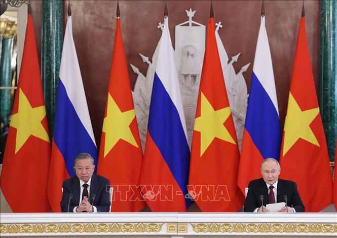 Tuyên bố chung về những định hướng lớn của quan hệ Đối tác Chiến lược toàn diện Việt Nam - Nga trong giai đoạn hợp tác mới- Ảnh 4. Tuyên bố chung về những định hướng lớn của quan hệ Đối tác Chiến lược toàn diện Việt Nam - Nga trong giai đoạn hợp tác mới- Ảnh 4.