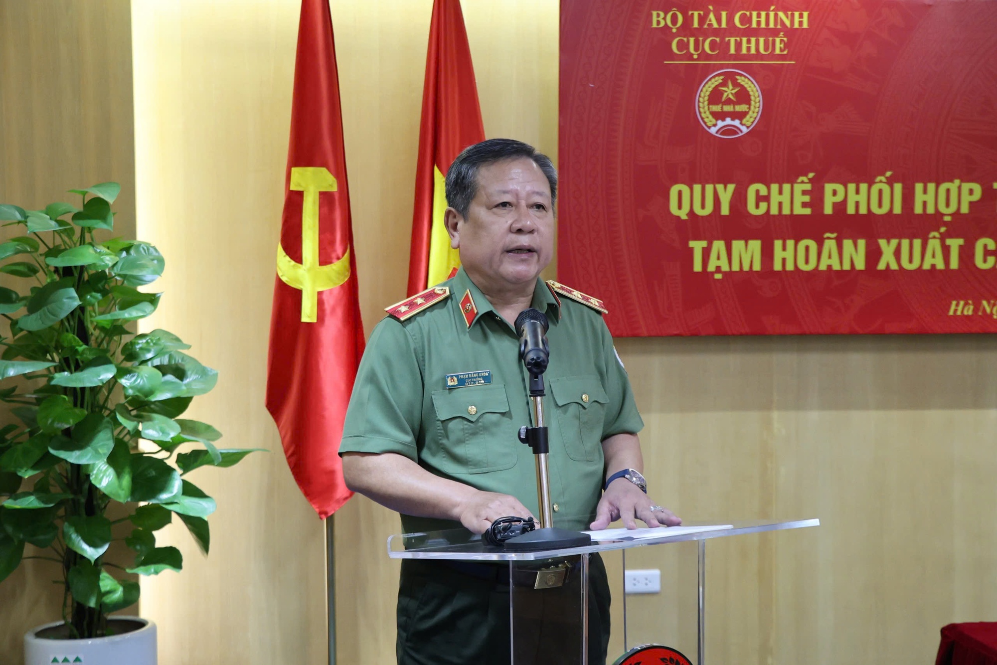 Bước tiến mới trong kiểm soát nợ thuế và xuất nhập cảnh- Ảnh 2. Bước tiến mới trong kiểm soát nợ thuế và xuất nhập cảnh- Ảnh 2.