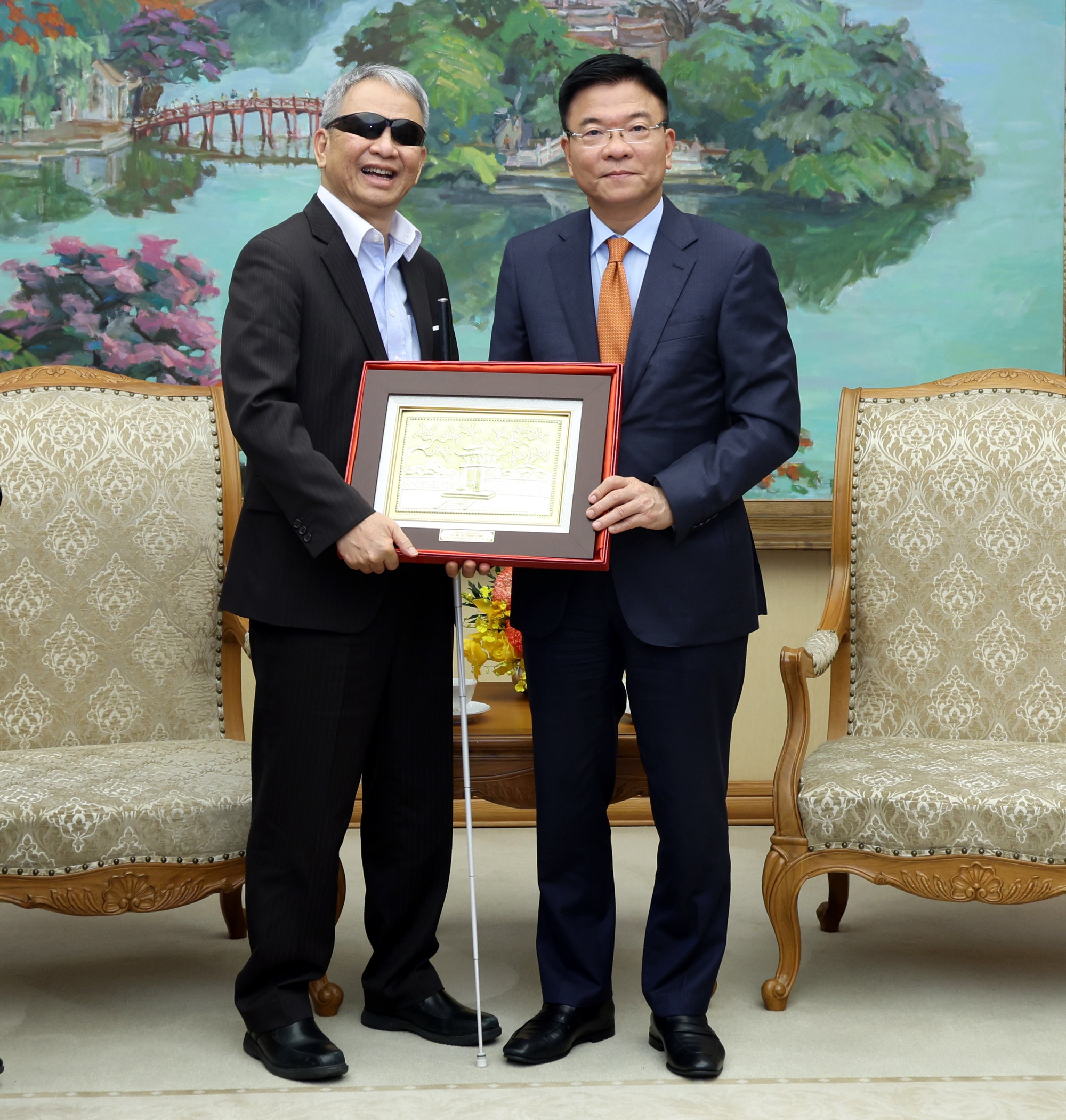 Phó Thủ tướng Lê Thành Long tiếp Giám đốc điều hành The Vietnam Foundation- Ảnh 1. Phó Thủ tướng Lê Thành Long tiếp Giám đốc điều hành The Vietnam Foundation- Ảnh 1.