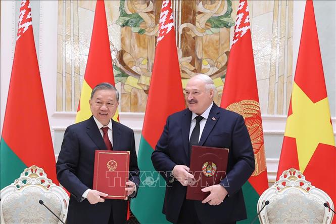 Tuyên bố chung về việc thiết lập quan hệ Đối tác Chiến lược Việt Nam-Belarus- Ảnh 5. Tuyên bố chung về việc thiết lập quan hệ Đối tác Chiến lược Việt Nam-Belarus- Ảnh 5.