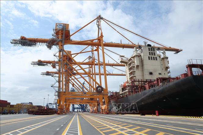 Chủ tịch nước Lương Cường dự khánh thành Bến cảng container quốc tế số 3 và 4 tại Hải Phòng- Ảnh 8. Chủ tịch nước Lương Cường dự khánh thành Bến cảng container quốc tế số 3 và 4 tại Hải Phòng- Ảnh 8.