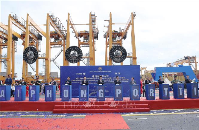 Chủ tịch nước Lương Cường dự khánh thành Bến cảng container quốc tế số 3 và 4 tại Hải Phòng- Ảnh 5. Chủ tịch nước Lương Cường dự khánh thành Bến cảng container quốc tế số 3 và 4 tại Hải Phòng- Ảnh 5.