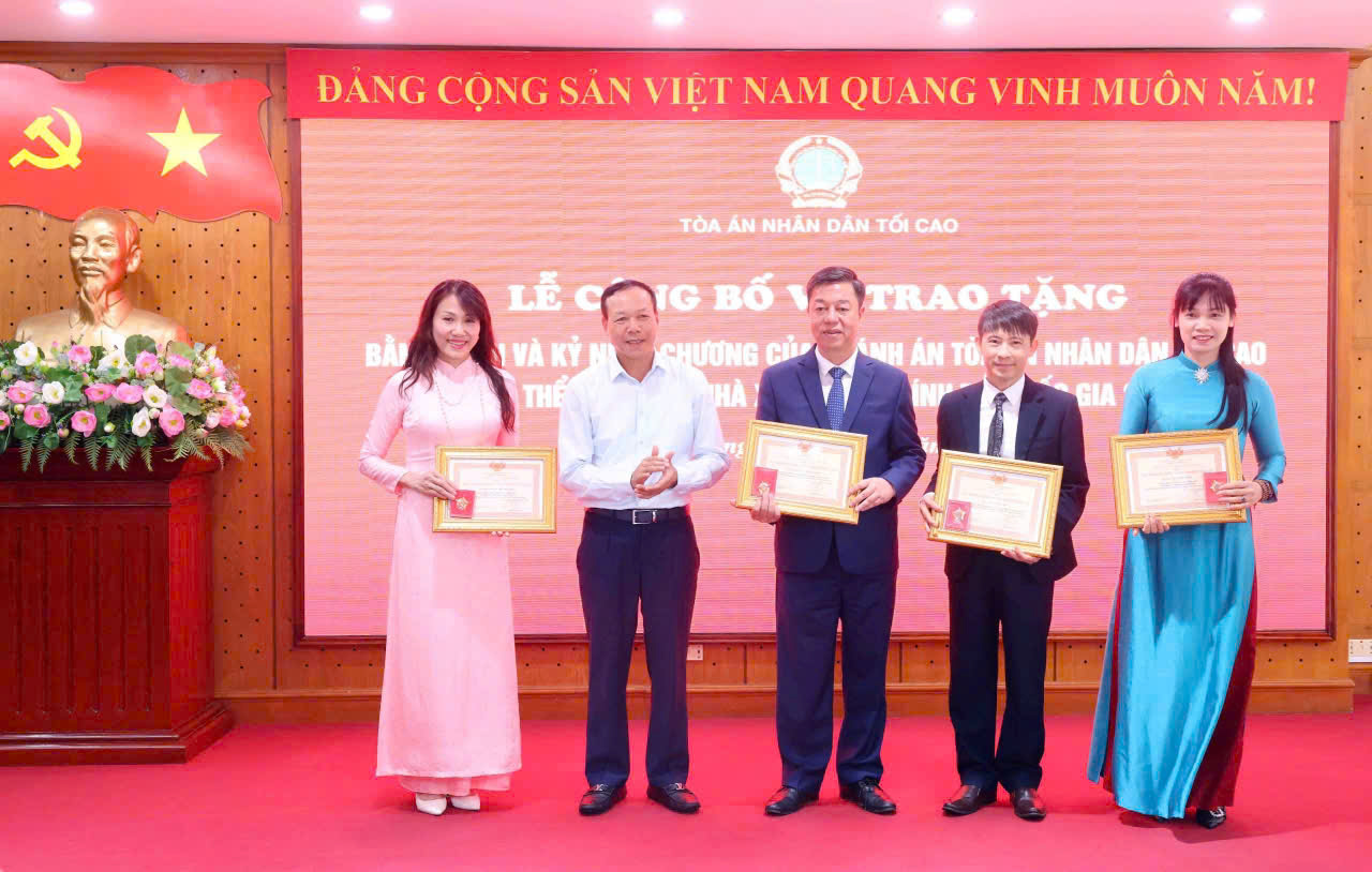 Nhà xuất bản Chính trị quốc gia Sự thật cần chú trọng tăng tính hấp dẫn đối với mỗi sản phẩm xuất bản- Ảnh 6. Nhà xuất bản Chính trị quốc gia Sự thật cần chú trọng tăng tính hấp dẫn đối với mỗi sản phẩm xuất bản- Ảnh 6.