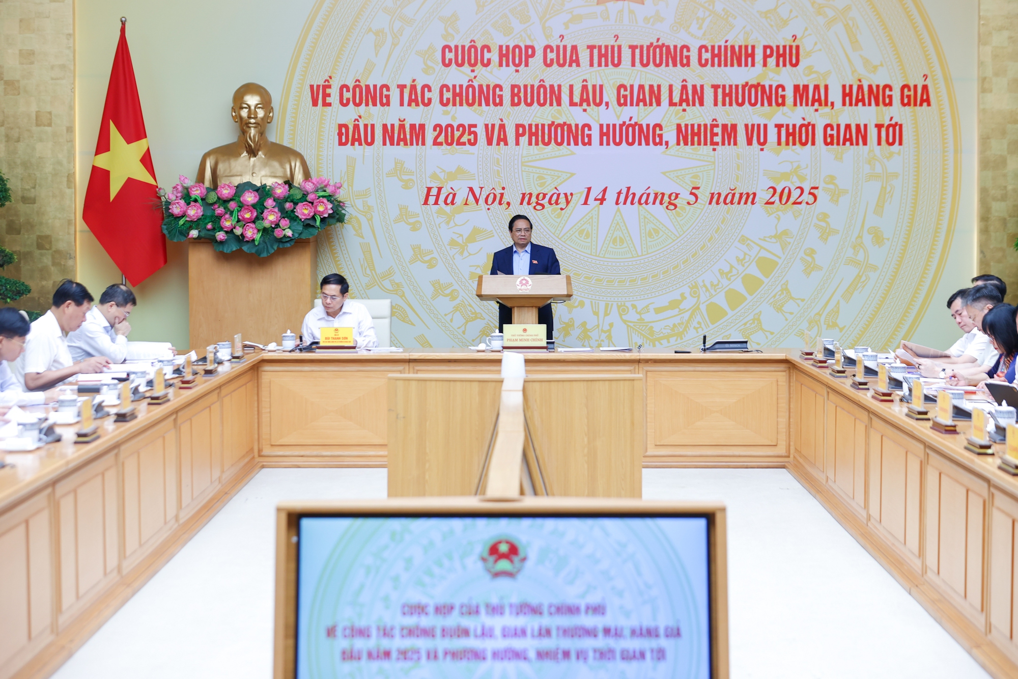 Thủ tướng: Lập tổ công tác đặc biệt, mở đợt cao điểm truy quét buôn lậu, hàng giả- Ảnh 2. Thủ tướng: Lập tổ công tác đặc biệt, mở đợt cao điểm truy quét buôn lậu, hàng giả- Ảnh 2.