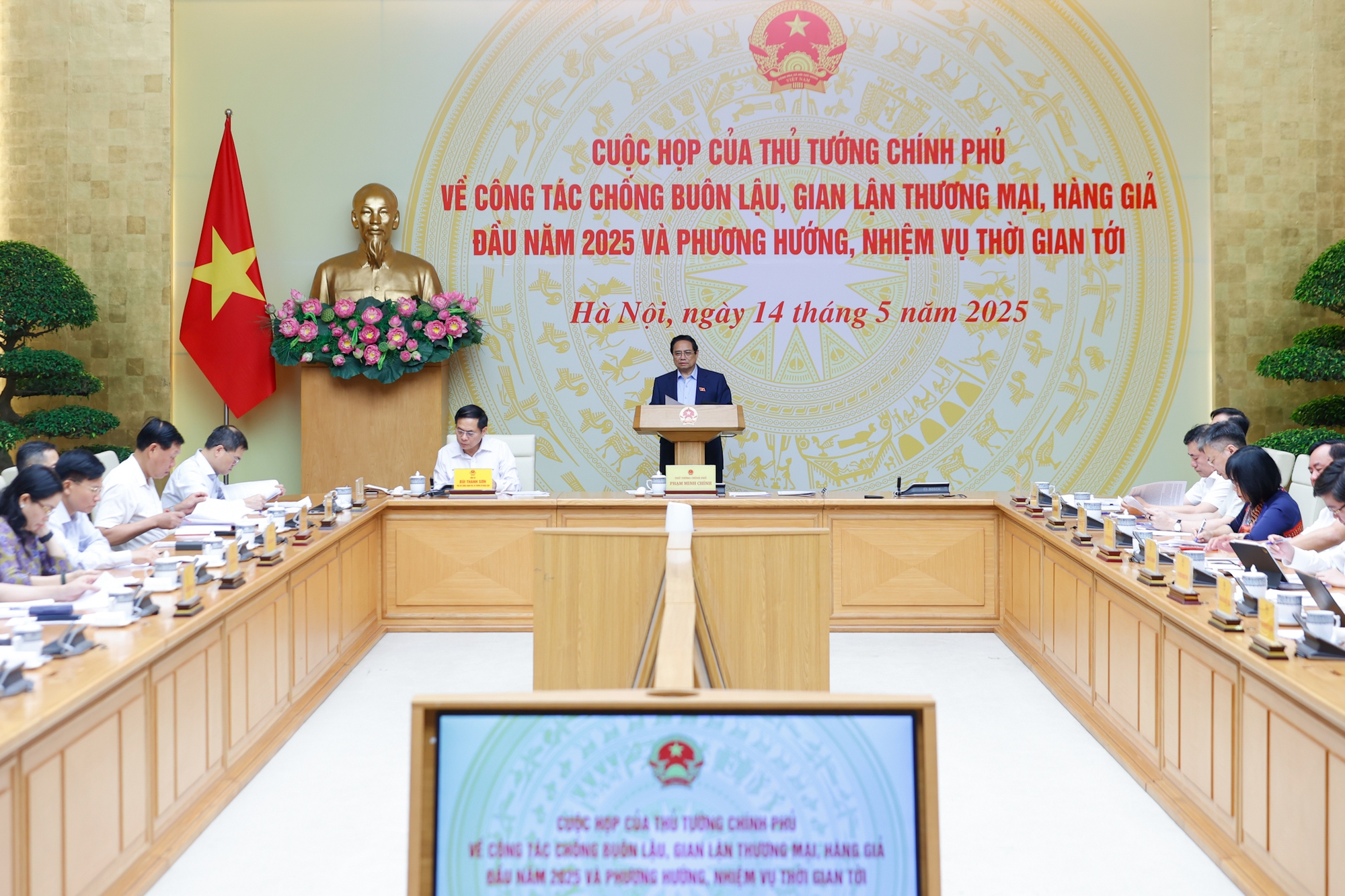 Thủ tướng: Lập tổ công tác đặc biệt, mở đợt cao điểm truy quét buôn lậu, hàng giả- Ảnh 7. Thủ tướng: Lập tổ công tác đặc biệt, mở đợt cao điểm truy quét buôn lậu, hàng giả- Ảnh 7.