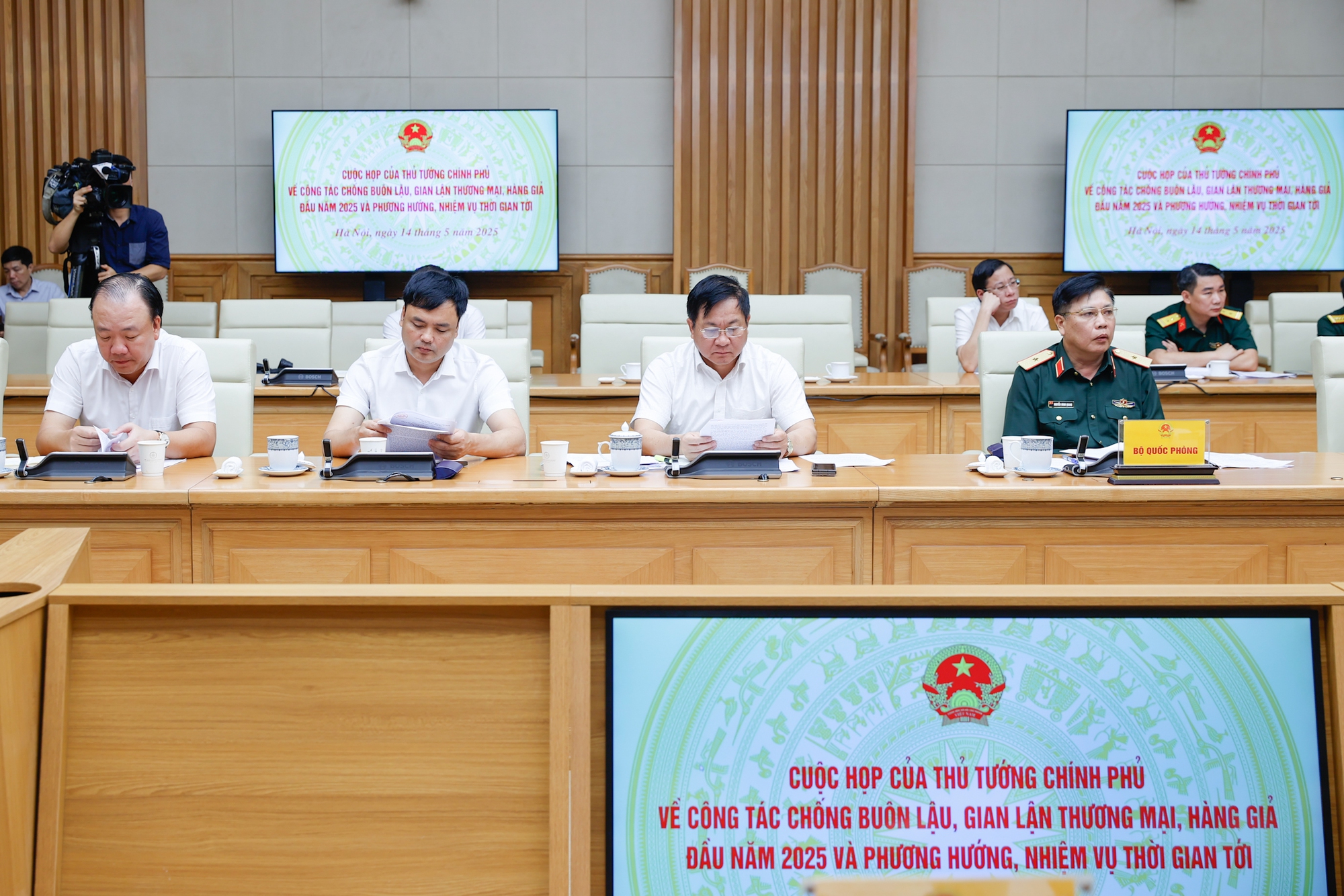 Thủ tướng: Lập tổ công tác đặc biệt, mở đợt cao điểm truy quét buôn lậu, hàng giả- Ảnh 5. Thủ tướng: Lập tổ công tác đặc biệt, mở đợt cao điểm truy quét buôn lậu, hàng giả- Ảnh 5.