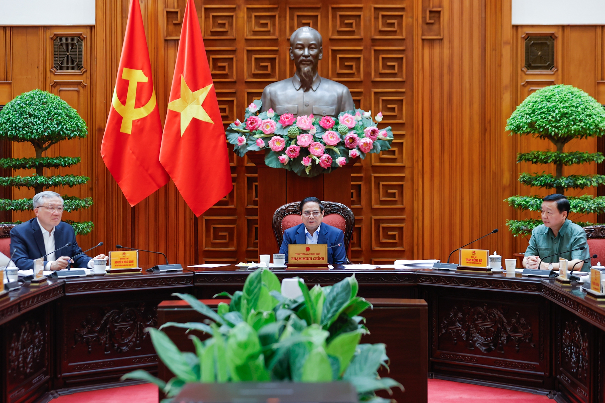 Thủ tướng: Các bộ cần rà soát, phân cấp, phân quyền hơn nữa cho địa phương- Ảnh 8. Thủ tướng: Các bộ cần rà soát, phân cấp, phân quyền hơn nữa cho địa phương- Ảnh 8.