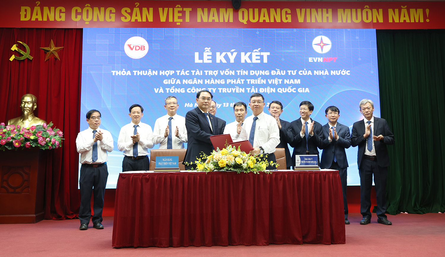 EVNNPT ký thỏa thuận hợp tác tài trợ vốn tín dụng đầu tư của Nhà nước với Ngân hàng VDB- Ảnh 1. EVNNPT ký thỏa thuận hợp tác tài trợ vốn tín dụng đầu tư của Nhà nước với Ngân hàng VDB- Ảnh 1.