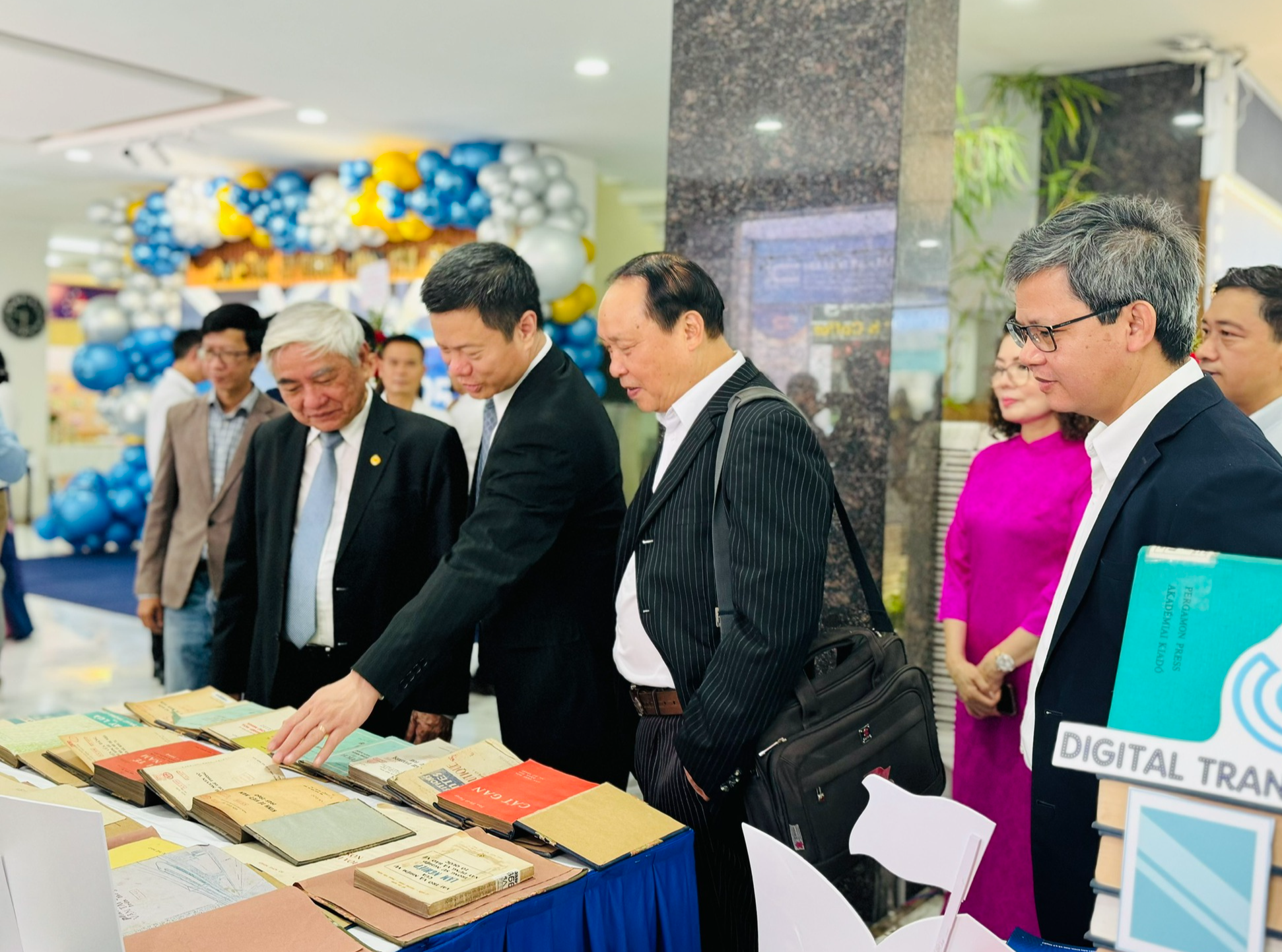 Triển lãm Sách Khoa học và Công nghệ 2025: Khơi nguồn tri thức, kiến tạo tương lai- Ảnh 3.