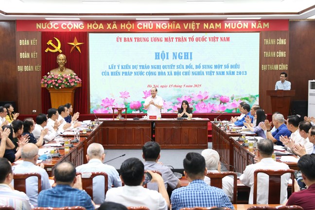 MTTQ Việt Nam lấy ý kiến tham gia sửa đổi Hiến pháp- Ảnh 1. MTTQ Việt Nam lấy ý kiến tham gia sửa đổi Hiến pháp- Ảnh 1.