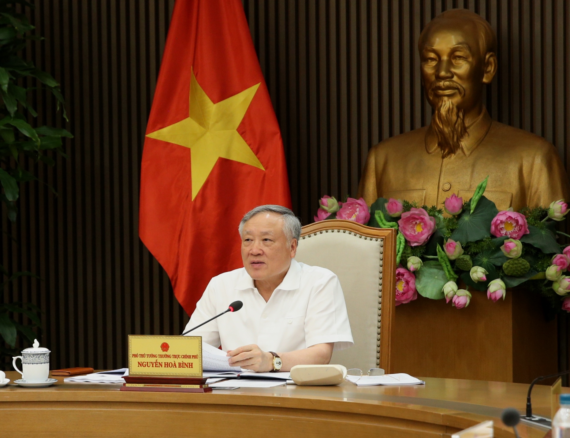 Phó Thủ tướng Thường trực Nguyễn Hòa Bình cho ý kiến về nguyên tắc, giải pháp tháo gỡ khó khăn cho các dự án- Ảnh 1. Phó Thủ tướng Thường trực Nguyễn Hòa Bình cho ý kiến về nguyên tắc, giải pháp tháo gỡ khó khăn cho các dự án- Ảnh 1.