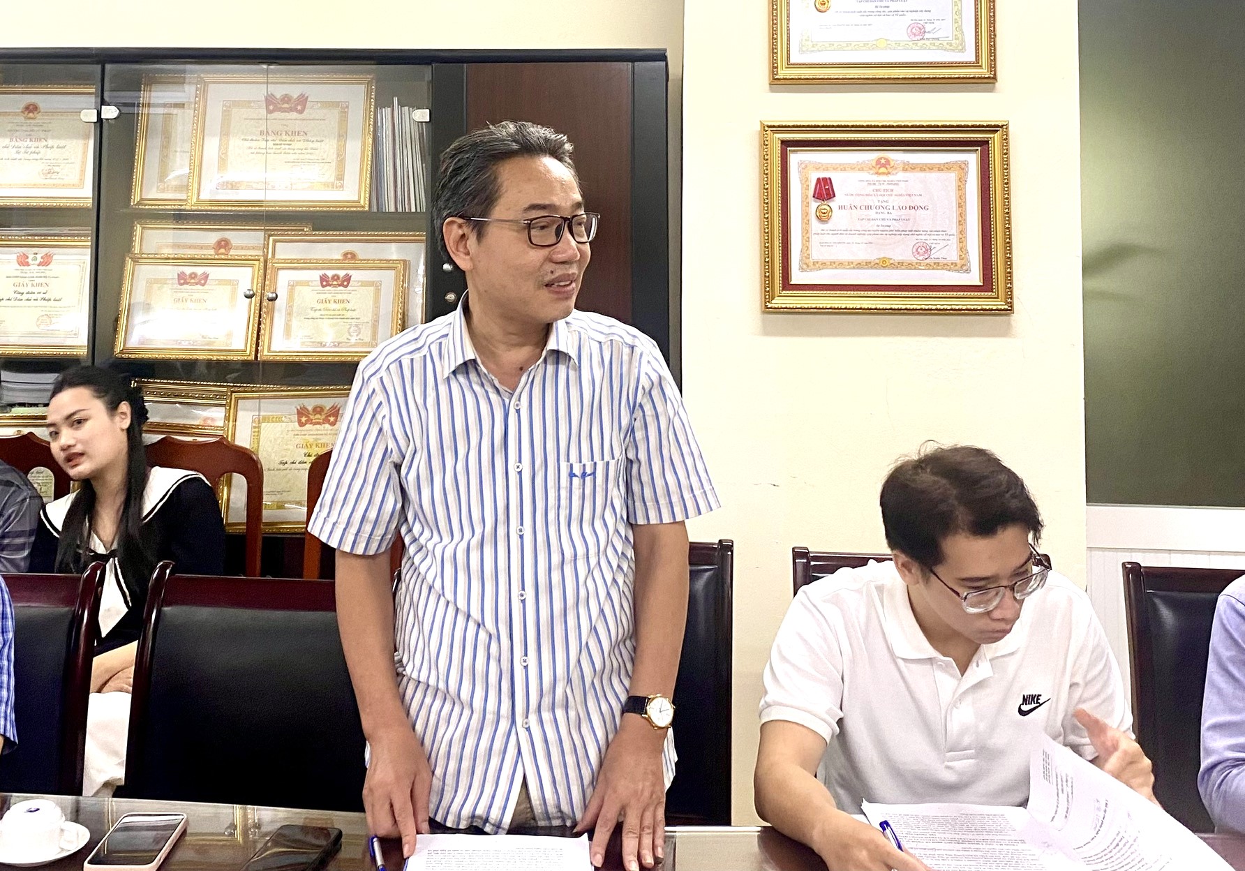 Sửa đổi Luật Xử lý vi phạm hành chính: Cần phân quyền xử phạt cho cấp sở - Ảnh 2. Sửa đổi Luật Xử lý vi phạm hành chính: Cần phân quyền xử phạt cho cấp sở - Ảnh 2.
