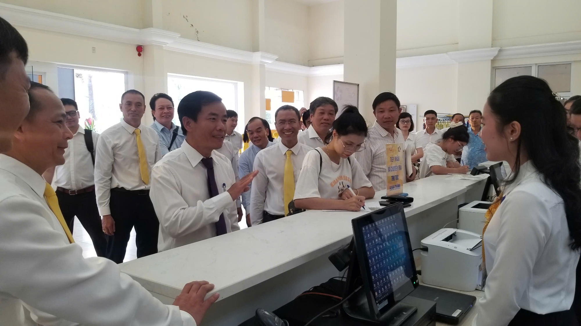TP. Huế triển khai 9 điểm giải quyết TTHC không phụ thuộc vào địa giới- Ảnh 2. TP. Huế triển khai 9 điểm giải quyết TTHC không phụ thuộc vào địa giới- Ảnh 2.