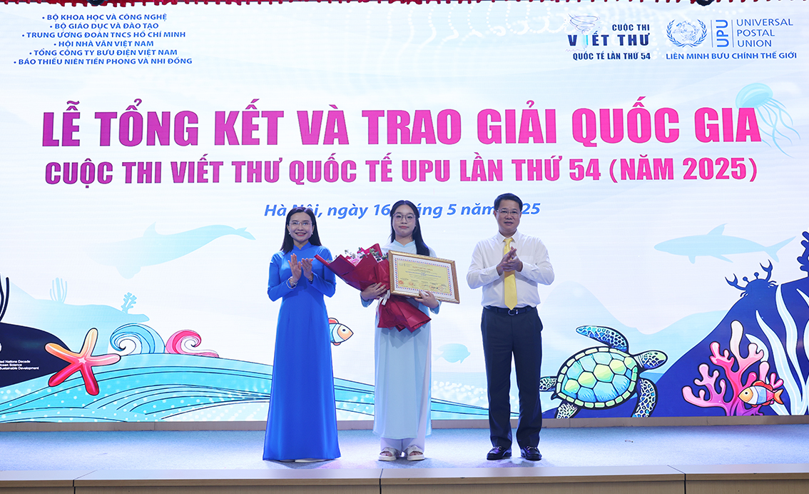 Nữ sinh Đà Nẵng đạt giải Nhất cuộc thi viết thư UPU Quốc tế lần 54- Ảnh 1. Nữ sinh Đà Nẵng đạt giải Nhất cuộc thi viết thư UPU Quốc tế lần 54- Ảnh 1.