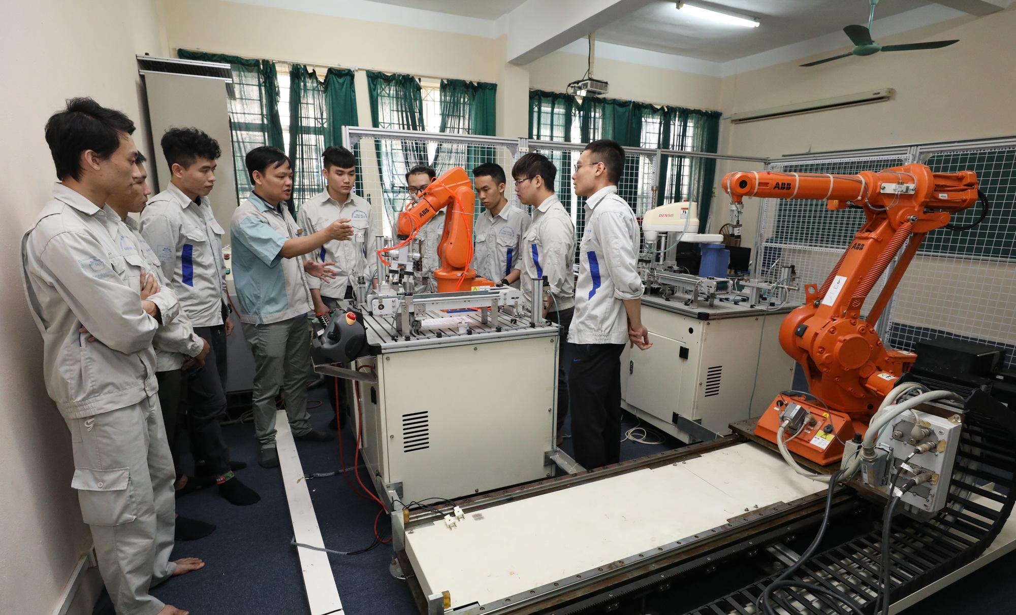 Đổi mới tuyển sinh giáo dục nghề nghiệp và giáo dục thường xuyên- Ảnh 2.