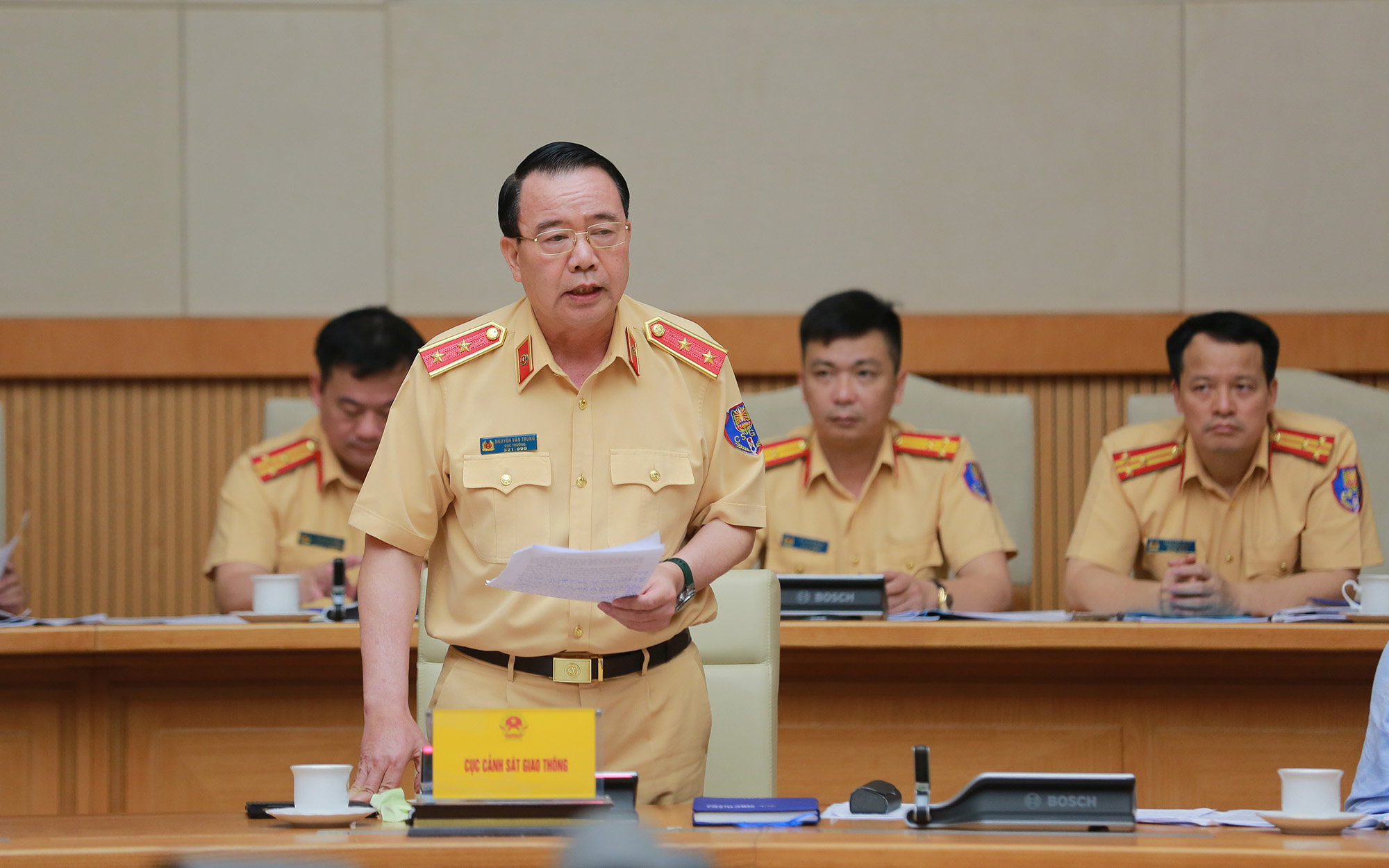 Hành động quyết liệt, trách nhiệm hơn nữa để tiếp tục kéo giảm tai nạn giao thông- Ảnh 6. Hành động quyết liệt, trách nhiệm hơn nữa để tiếp tục kéo giảm tai nạn giao thông- Ảnh 6.