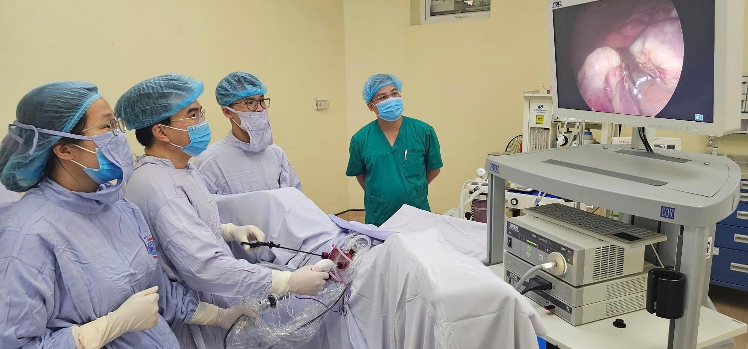 Lần đầu tiên mổ ung thư không để lại sẹo ngoài da- Ảnh 1. Lần đầu tiên mổ ung thư không để lại sẹo ngoài da- Ảnh 1.