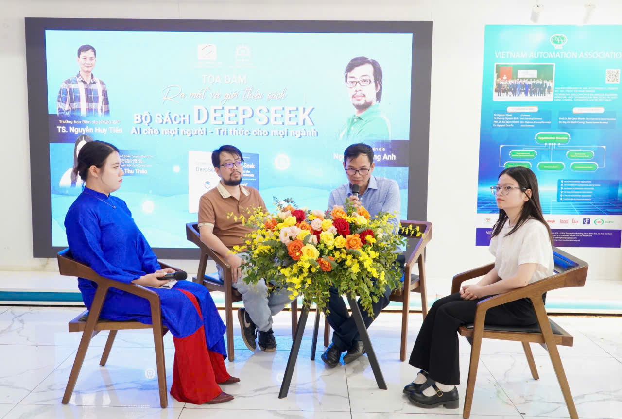 Ra mắt bộ sách về DeepSeek: Đưa trí tuệ nhân tạo đến gần hơn với cộng đồng- Ảnh 2.