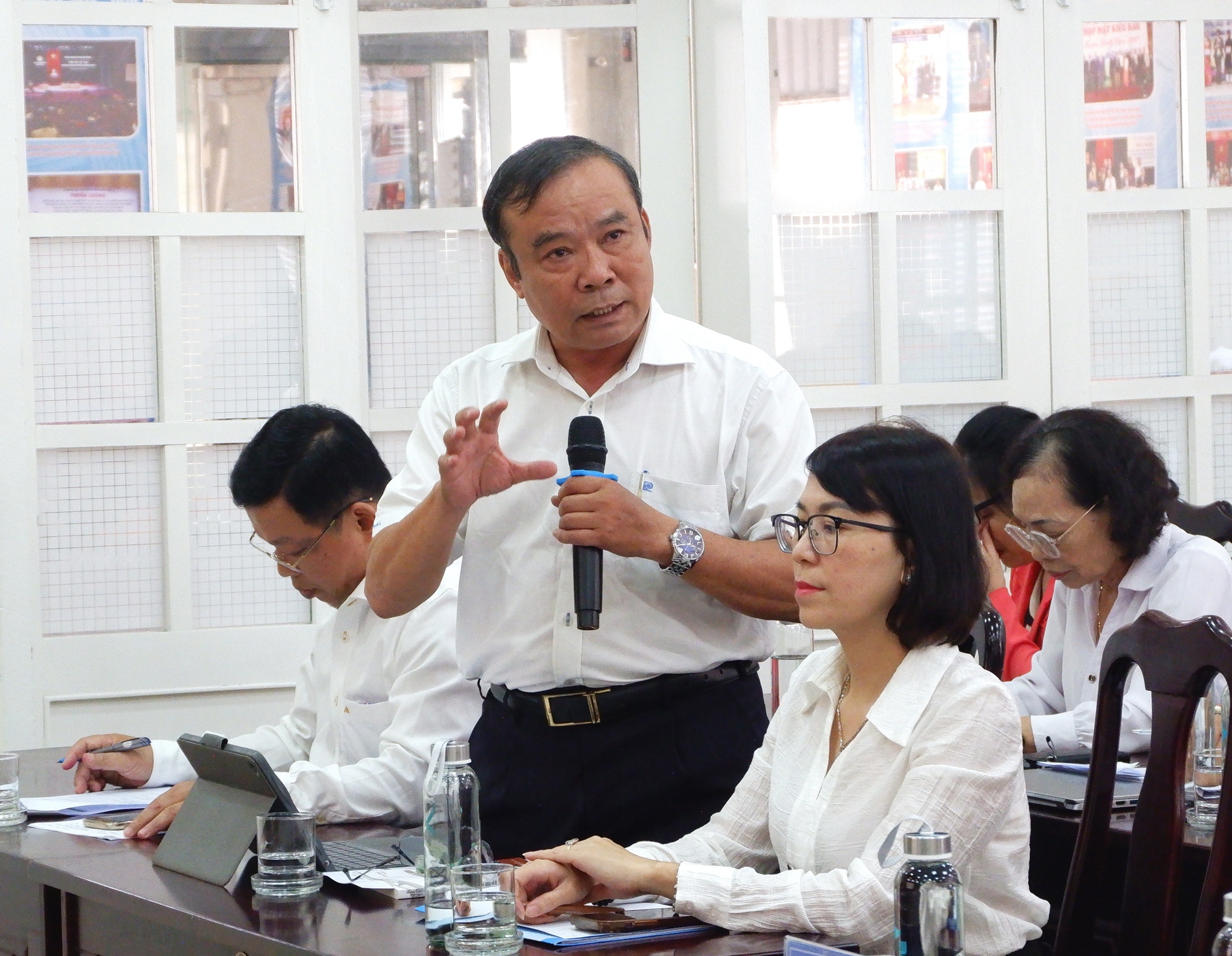 Sửa đổi Hiến pháp năm 2013: Kỳ vọng vào cuộc cách mạng tinh gọn bộ máy- Ảnh 2. Sửa đổi Hiến pháp năm 2013: Kỳ vọng vào cuộc cách mạng tinh gọn bộ máy- Ảnh 2.