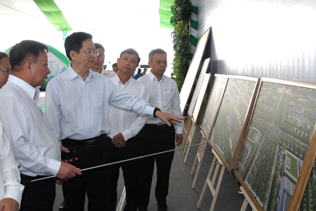 Bình Dương động thổ 2 khu công nghiệp sinh thái, thông minh thế hệ mới- Ảnh 1. Bình Dương động thổ 2 khu công nghiệp sinh thái, thông minh thế hệ mới- Ảnh 1.