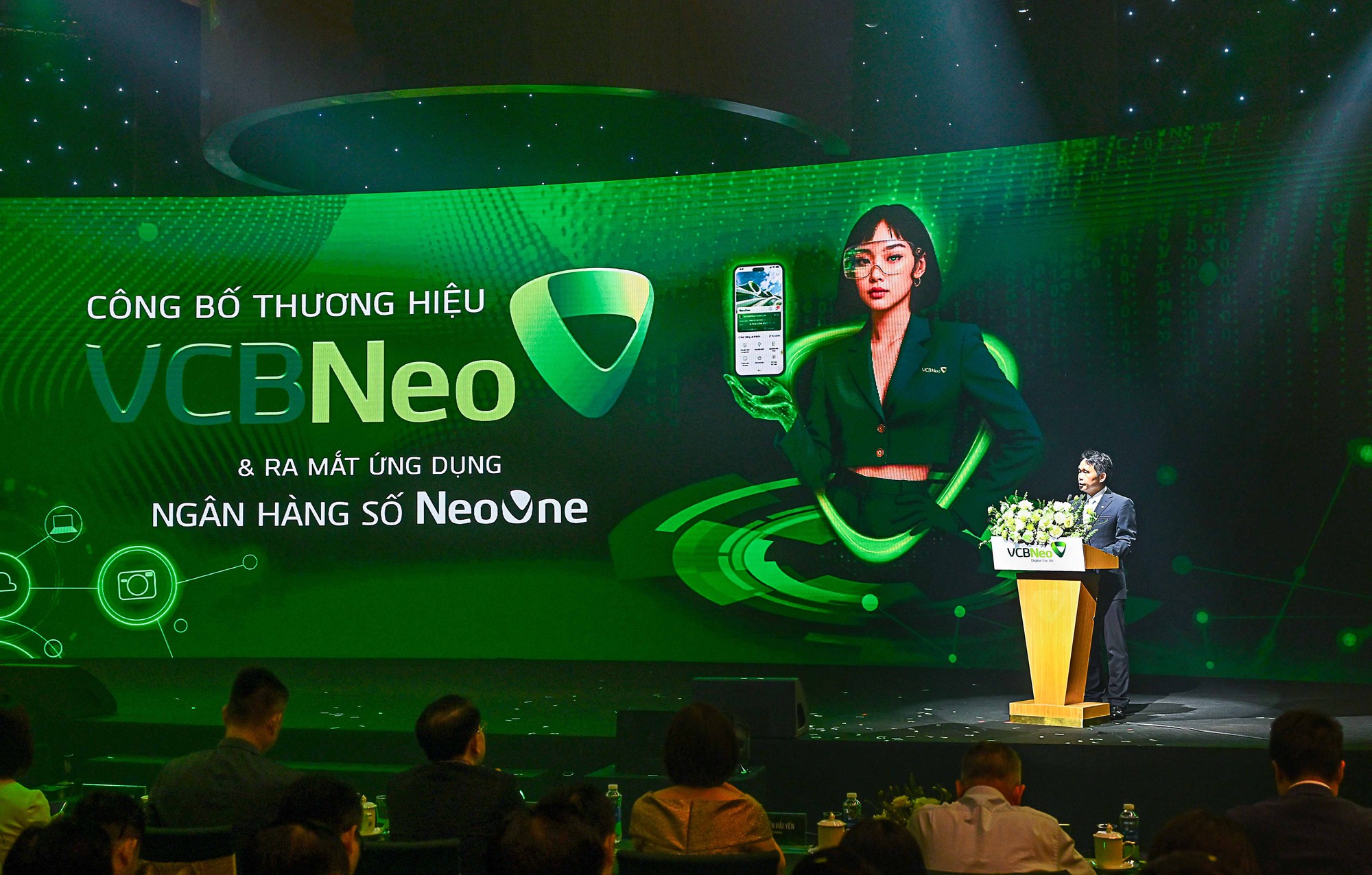 VCBNeo công bố thương hiệu mới và ứng dụng ngân hàng số NeoOne- Ảnh 2. VCBNeo công bố thương hiệu mới và ứng dụng ngân hàng số NeoOne- Ảnh 2.