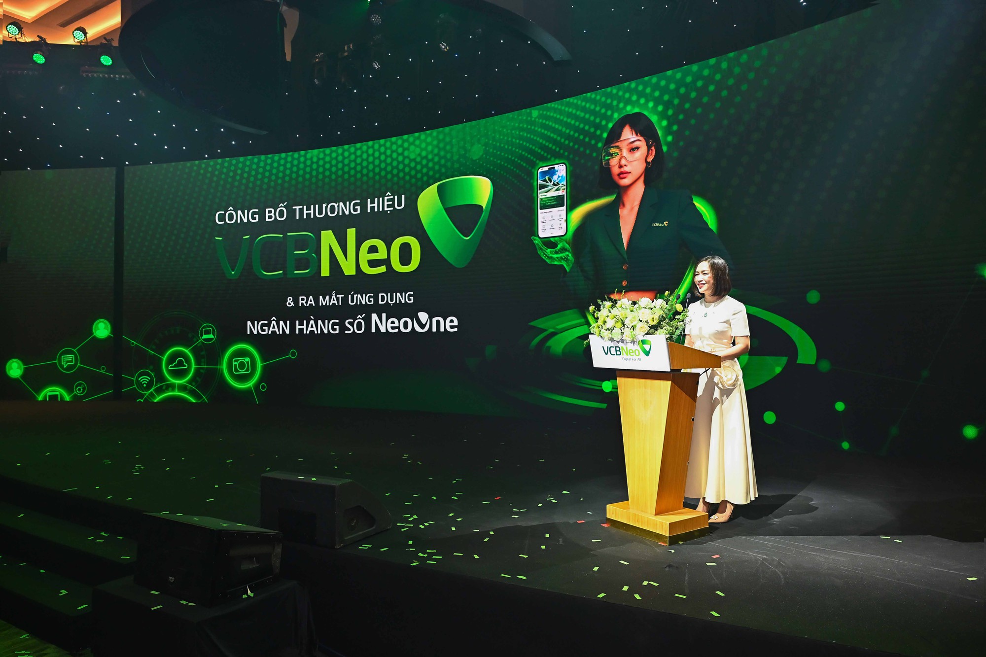 VCBNeo công bố thương hiệu mới và ứng dụng ngân hàng số NeoOne- Ảnh 3. VCBNeo công bố thương hiệu mới và ứng dụng ngân hàng số NeoOne- Ảnh 3.