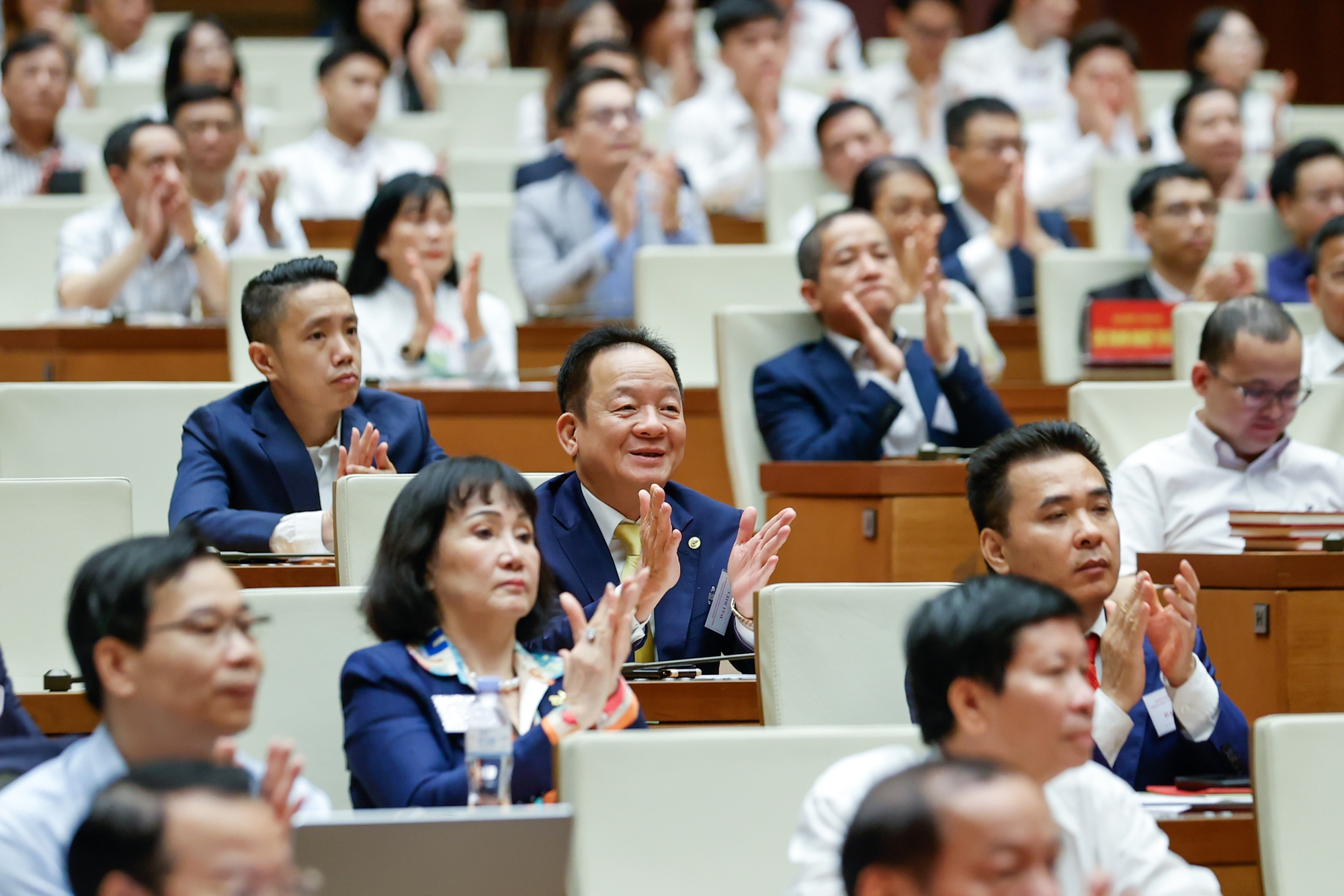 Thủ tướng: Thương trường là chiến trường, cần tạo động lực, truyền cảm hứng cho doanh nhân và phát động toàn dân thi đua làm giàu- Ảnh 4. Thủ tướng: Thương trường là chiến trường, cần tạo động lực, truyền cảm hứng cho doanh nhân và phát động toàn dân thi đua làm giàu- Ảnh 4.