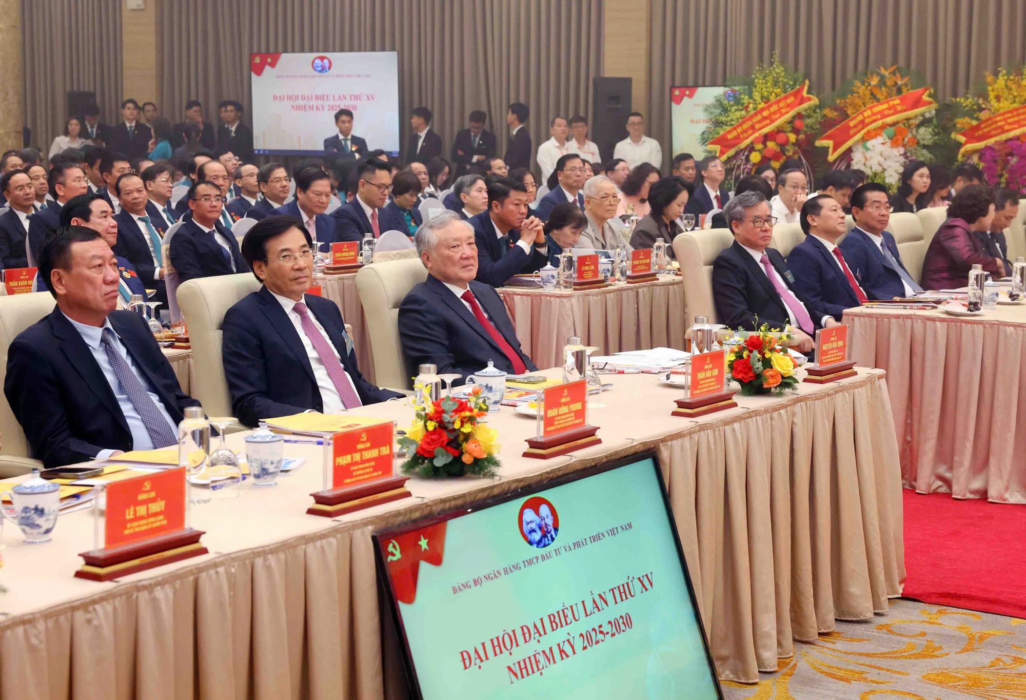 Xây dựng BIDV trở thành một ngân hàng thương mại Nhà nước trụ cột có quy mô lớn- Ảnh 4. Xây dựng BIDV trở thành một ngân hàng thương mại Nhà nước trụ cột có quy mô lớn- Ảnh 4.