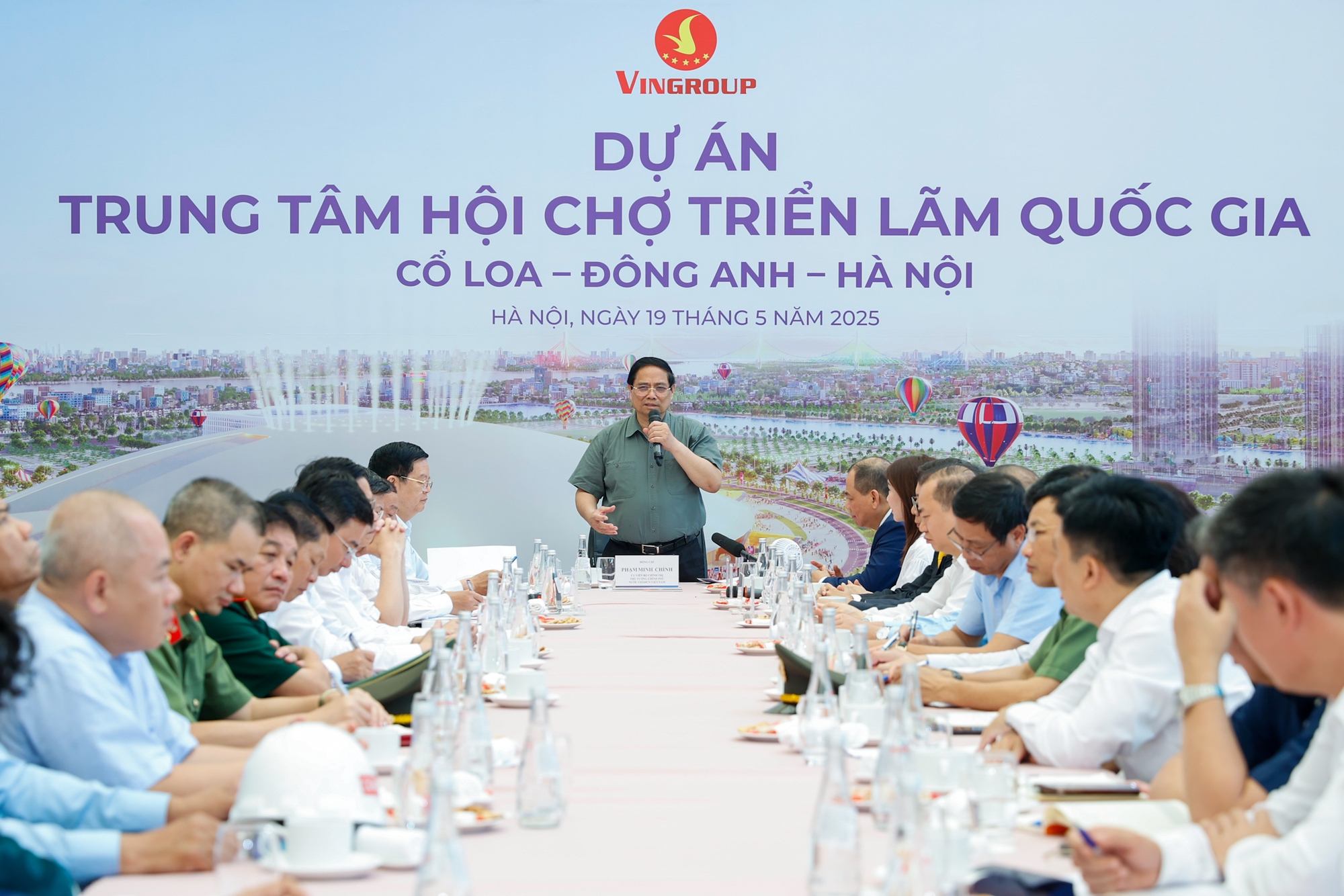 Thủ tướng: Xây dựng Trung tâm Hội chợ Triển lãm Quốc gia xứng tầm truyền thống văn hóa – lịch sử và sự phát triển của đất nước- Ảnh 5. Thủ tướng: Xây dựng Trung tâm Hội chợ Triển lãm Quốc gia xứng tầm truyền thống văn hóa – lịch sử và sự phát triển của đất nước- Ảnh 5.