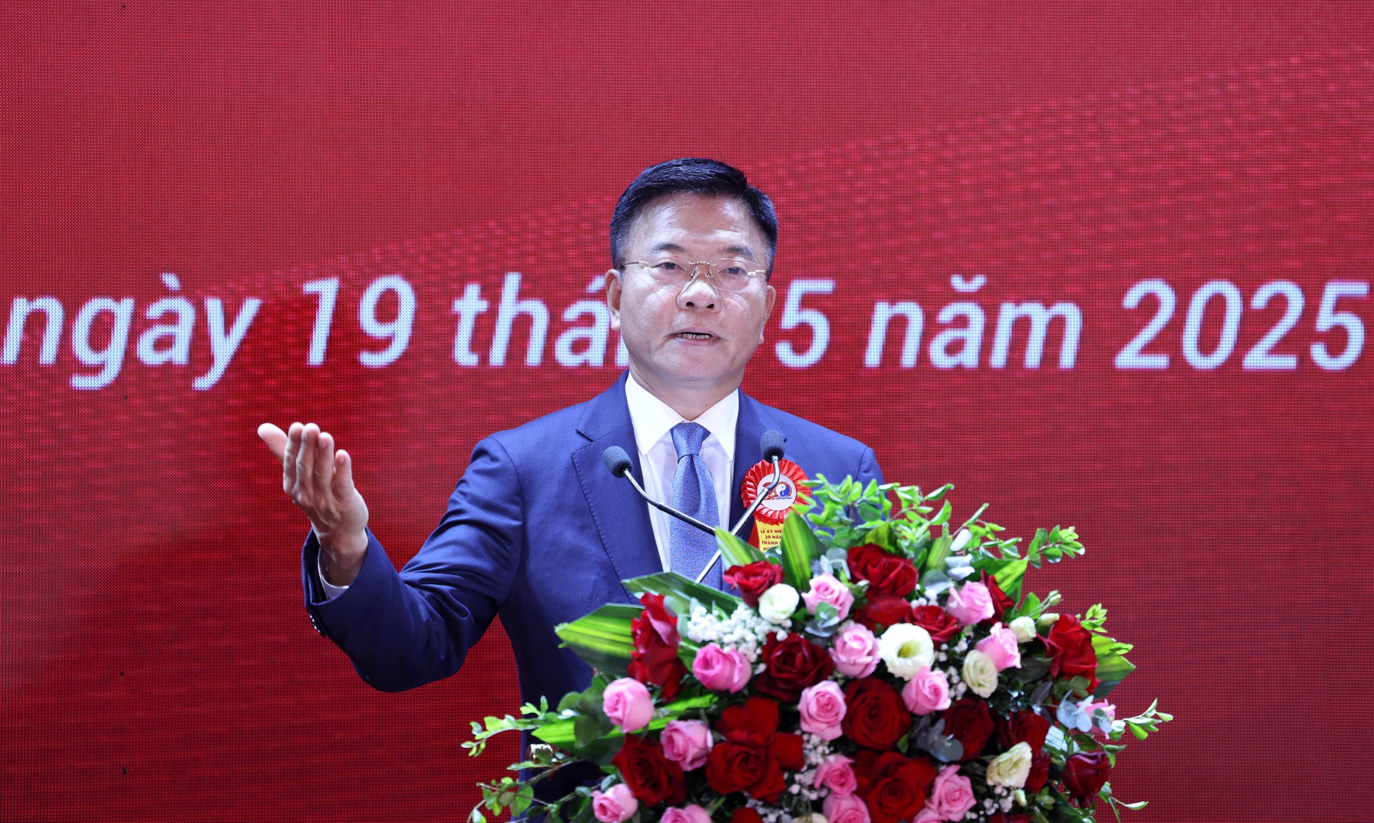 Phát triển y học cổ truyền là bảo tồn bản sắc, thể hiện tinh thần tự cường dân tộc- Ảnh 1. Phát triển y học cổ truyền là bảo tồn bản sắc, thể hiện tinh thần tự cường dân tộc- Ảnh 1.
