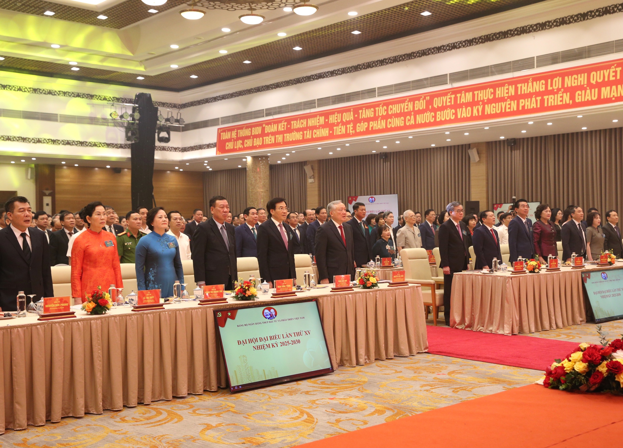 Xây dựng BIDV trở thành một ngân hàng thương mại Nhà nước trụ cột có quy mô lớn- Ảnh 3. Xây dựng BIDV trở thành một ngân hàng thương mại Nhà nước trụ cột có quy mô lớn- Ảnh 3.
