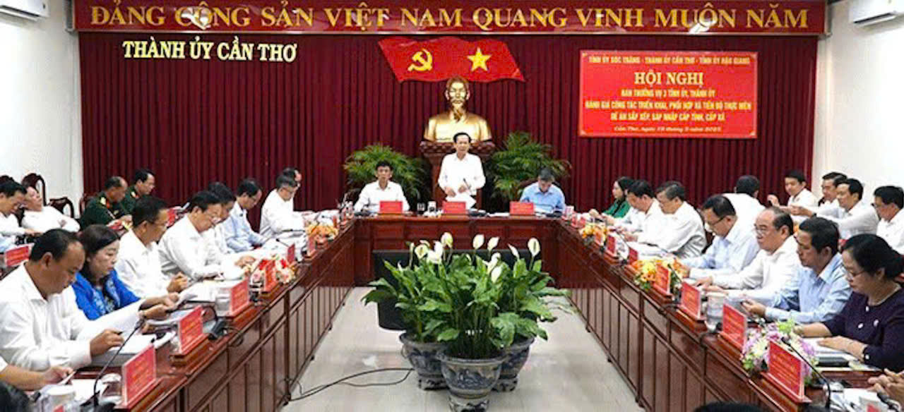 Ban Thường vụ TP. Cần Thơ, Hậu Giang và Sóc Trăng họp về sắp xếp, sáp nhập cấp tỉnh, cấp xã- Ảnh 1. Ban Thường vụ TP. Cần Thơ, Hậu Giang và Sóc Trăng họp về sắp xếp, sáp nhập cấp tỉnh, cấp xã- Ảnh 1.