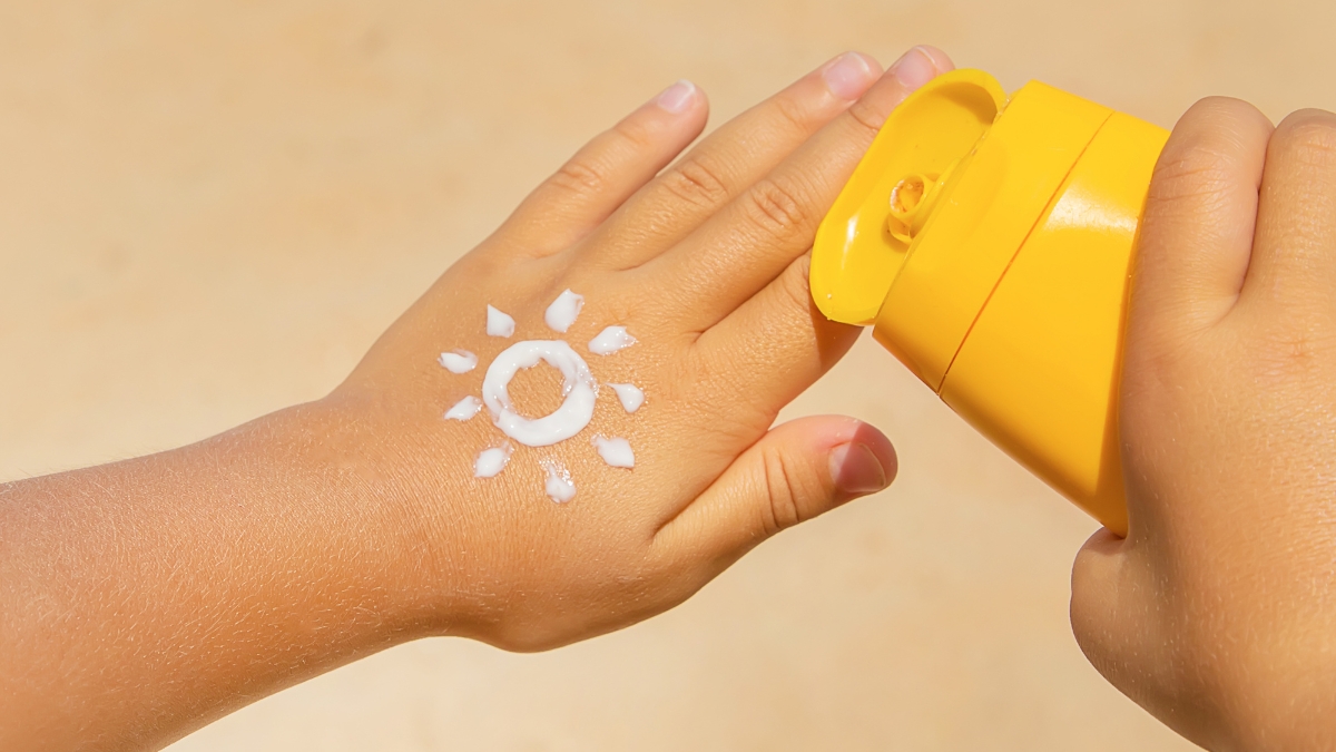 Rà soát toàn diện các loại kem chống nắng trên toàn quốc, kiểm tra chỉ số SPF- Ảnh 1. Rà soát toàn diện các loại kem chống nắng trên toàn quốc, kiểm tra chỉ số SPF- Ảnh 1.