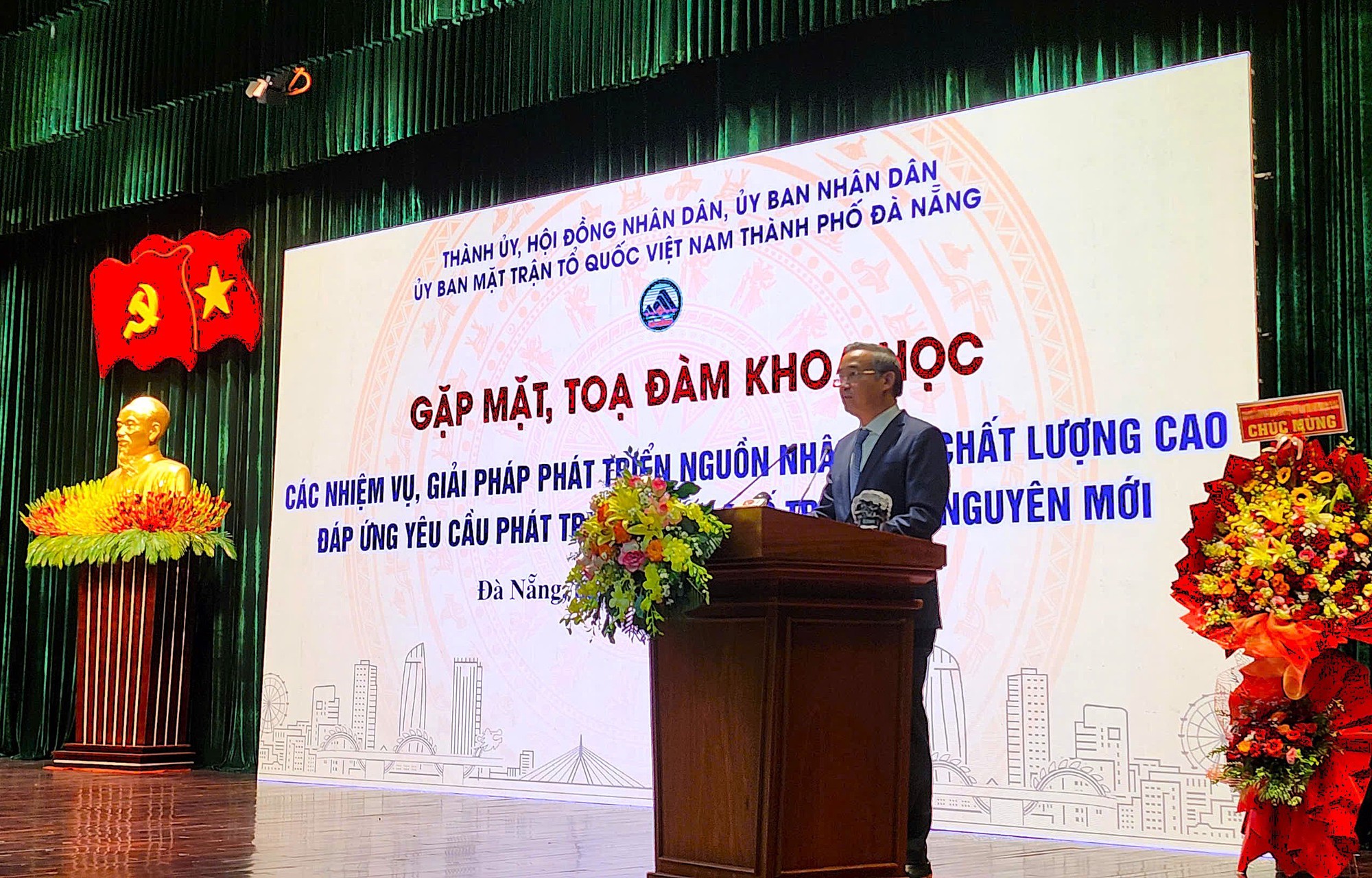 Đà Nẵng: Phát triển nguồn nhân lực chất lượng cao để đưa Thành phố phát triển- Ảnh 1.