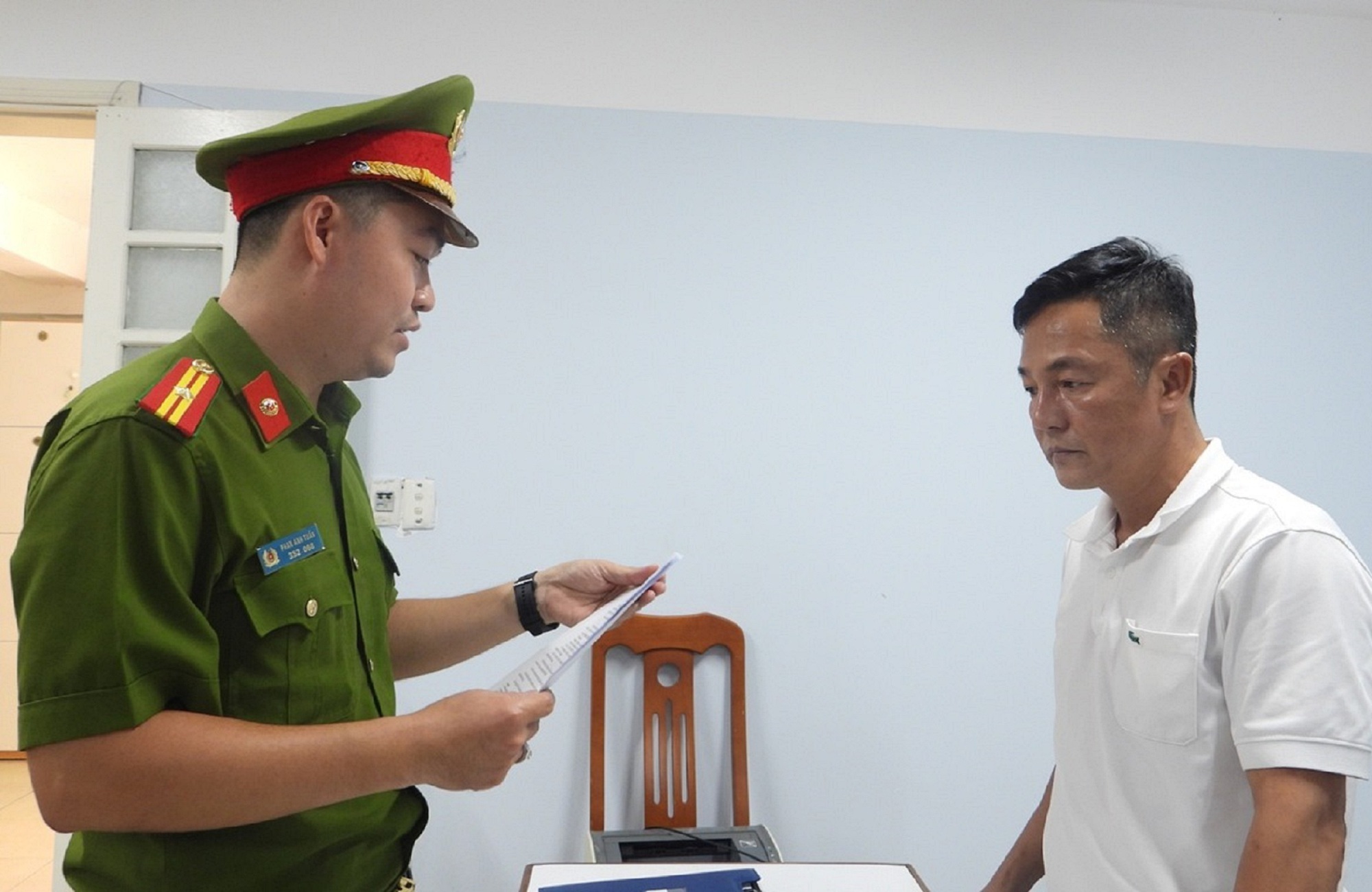 Đà Nẵng: Bắt nhóm đối tượng hành xử kiểu 'xã hội đen' để thâu tóm doanh nghiệp- Ảnh 1. Đà Nẵng: Bắt nhóm đối tượng hành xử kiểu 'xã hội đen' để thâu tóm doanh nghiệp- Ảnh 1.