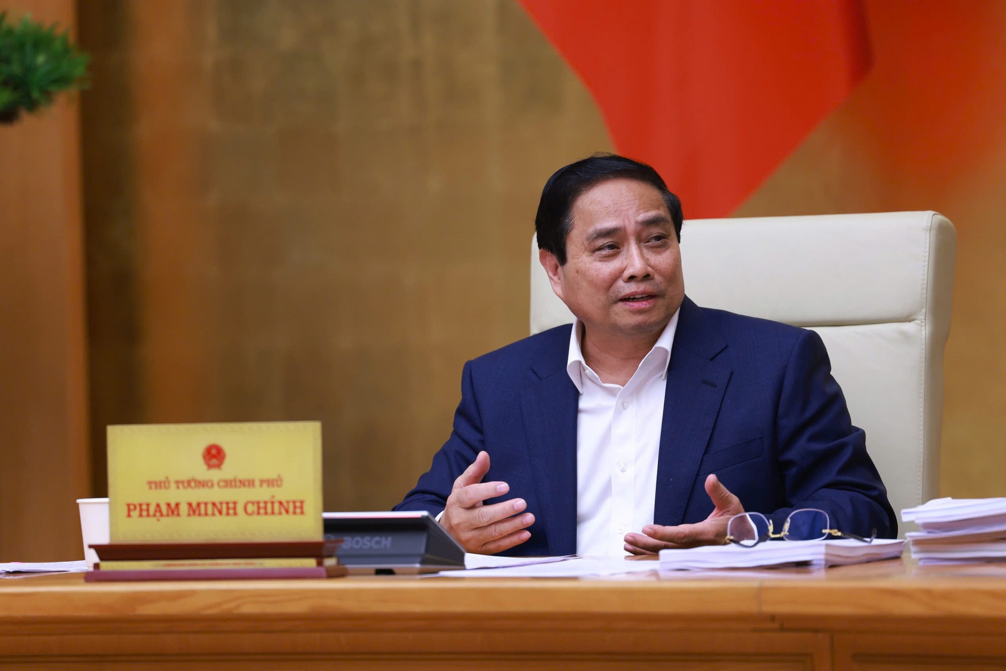 Thủ tướng: Quyết tâm cơ bản hoàn thành tháo gỡ 'điểm nghẽn' thể chế ngay trong năm 2025- Ảnh 1. Thủ tướng: Quyết tâm cơ bản hoàn thành tháo gỡ 'điểm nghẽn' thể chế ngay trong năm 2025- Ảnh 1.