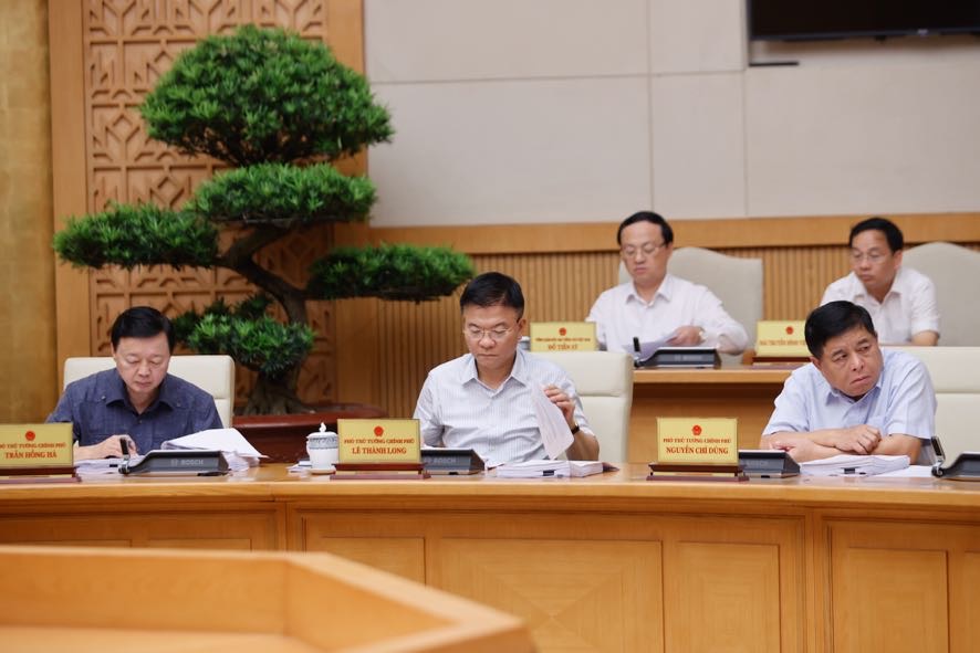 Thủ tướng: Quyết tâm cơ bản hoàn thành tháo gỡ 'điểm nghẽn' thể chế ngay trong năm 2025- Ảnh 4. Thủ tướng: Quyết tâm cơ bản hoàn thành tháo gỡ 'điểm nghẽn' thể chế ngay trong năm 2025- Ảnh 4.