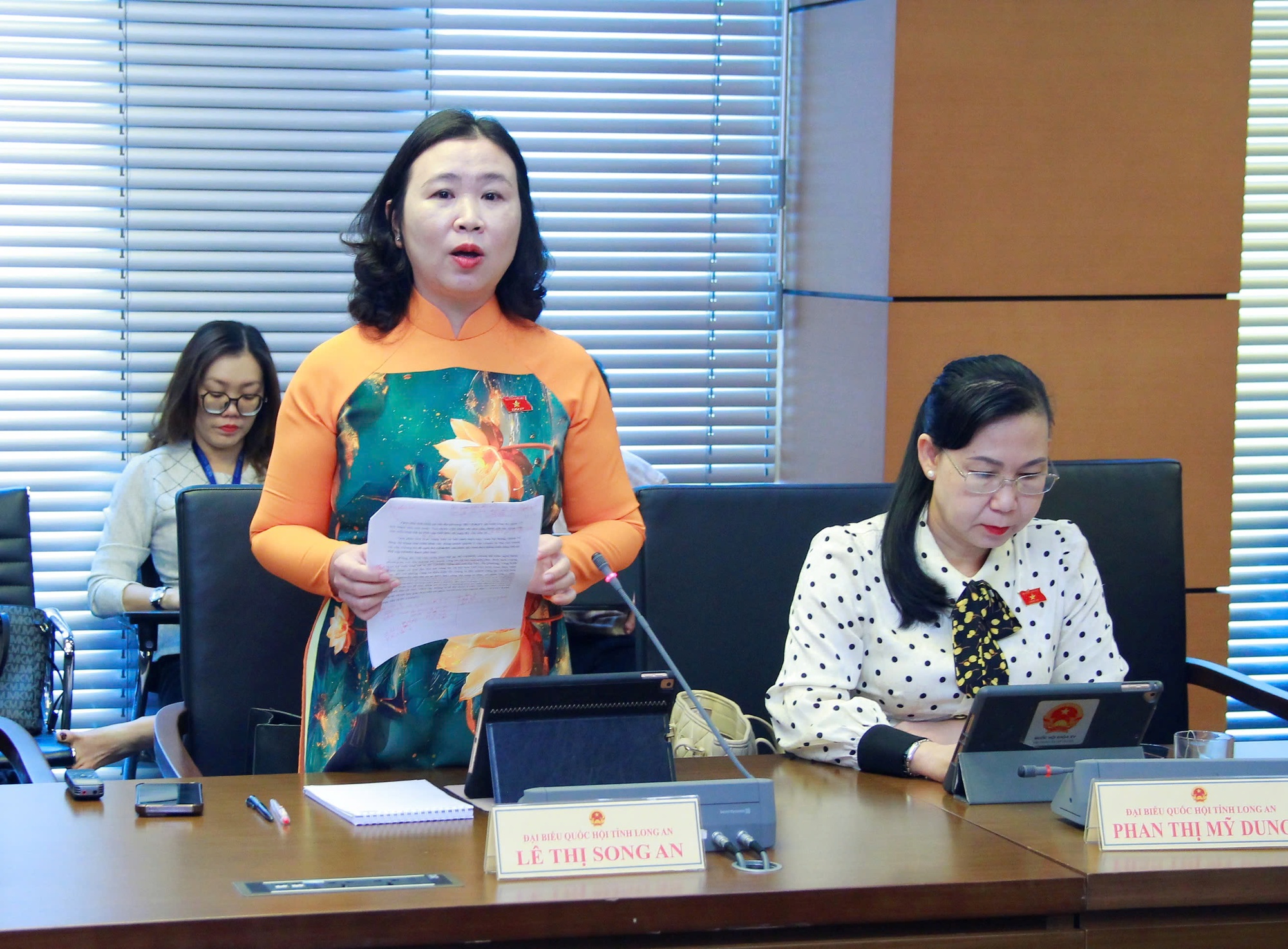 Tránh tình trạng 'miễn học phí nhưng tăng thu khác'- Ảnh 2.