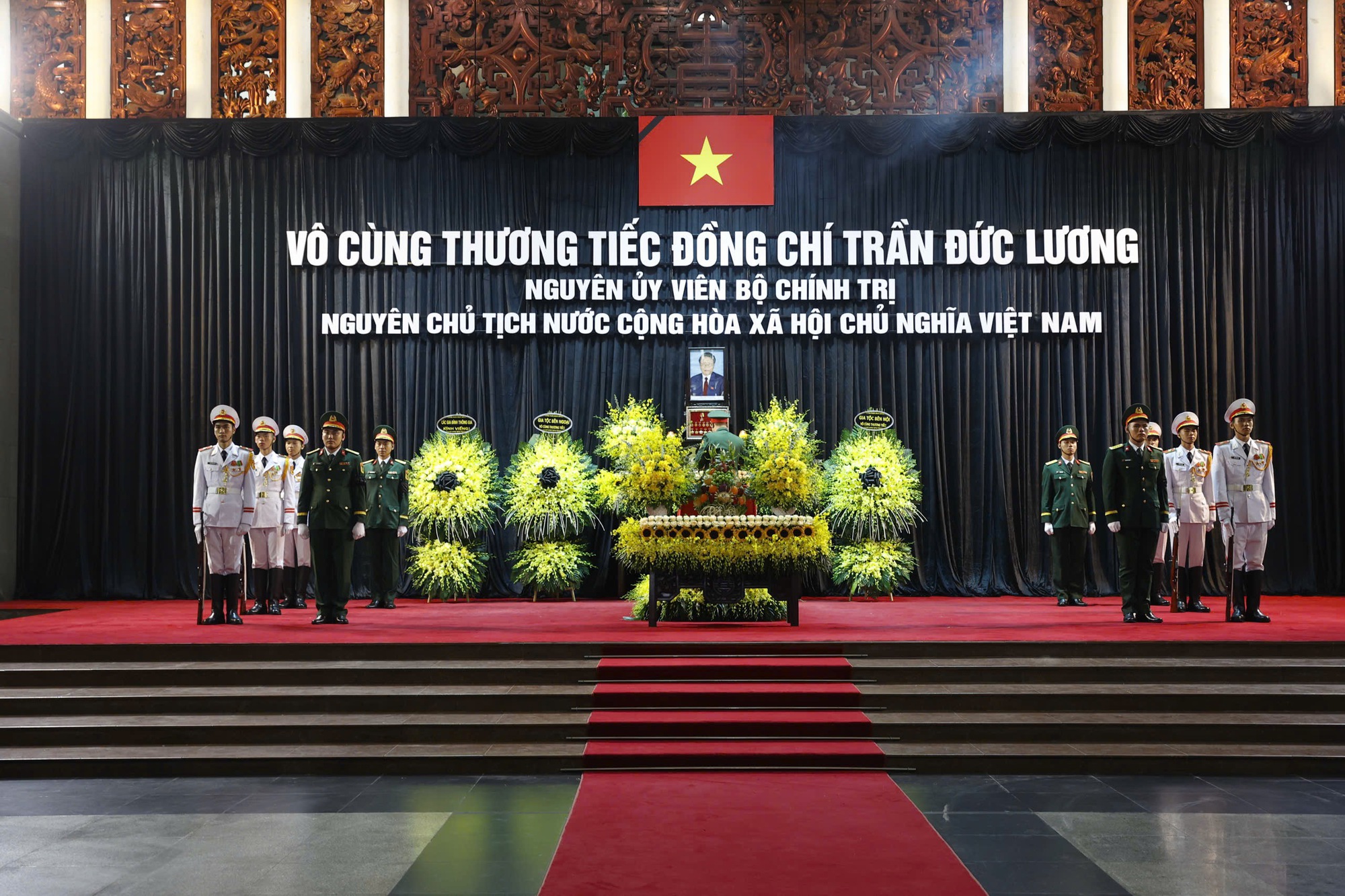 LỄ QUỐC TANG NGUYÊN CHỦ TỊCH NƯỚC TRẦN ĐỨC LƯƠNG- Ảnh 2. LỄ QUỐC TANG NGUYÊN CHỦ TỊCH NƯỚC TRẦN ĐỨC LƯƠNG- Ảnh 2.