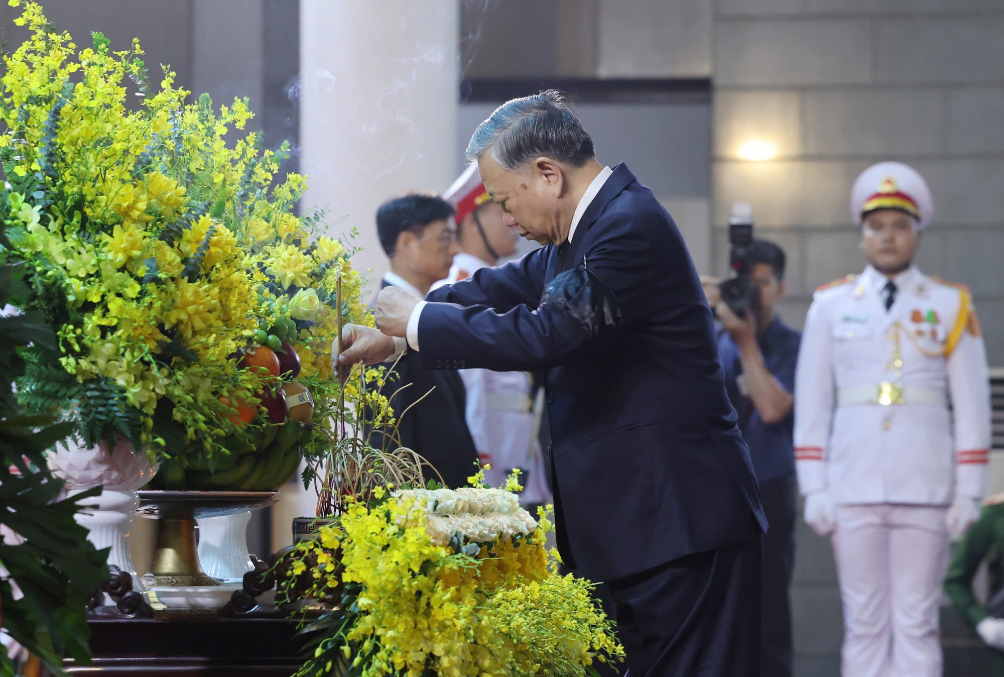 LỄ QUỐC TANG NGUYÊN CHỦ TỊCH NƯỚC TRẦN ĐỨC LƯƠNG- Ảnh 11. LỄ QUỐC TANG NGUYÊN CHỦ TỊCH NƯỚC TRẦN ĐỨC LƯƠNG- Ảnh 11.