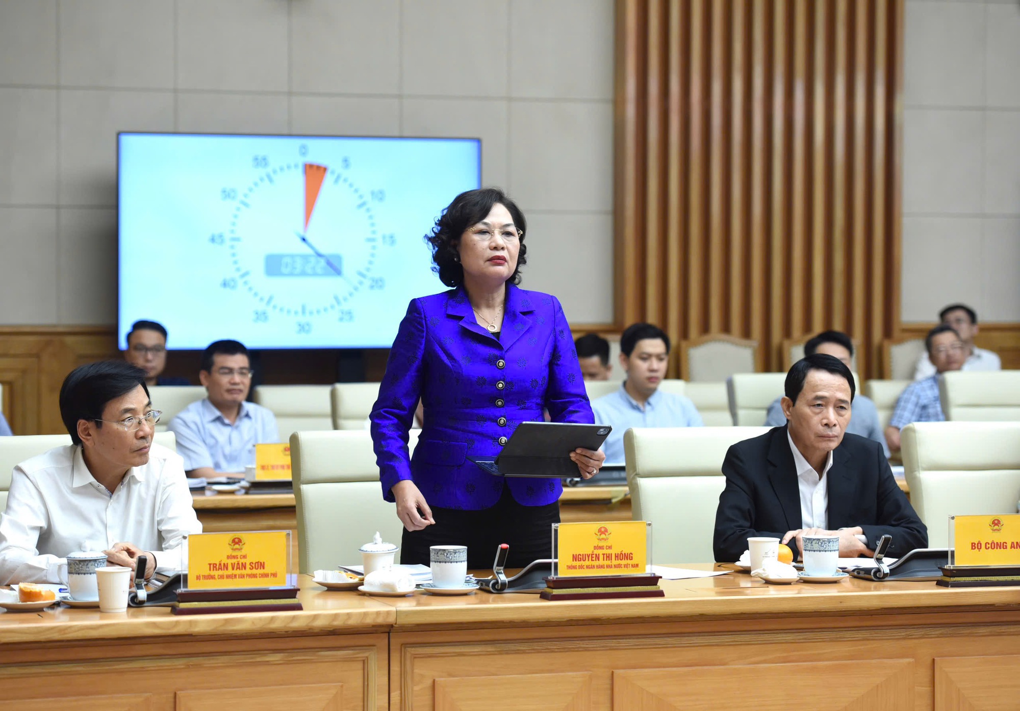 Thủ tướng: Nghiên cứu lập sàn giao dịch vàng; tách bạch quản lý nhà nước và kinh doanh vàng- Ảnh 4. Thủ tướng: Nghiên cứu lập sàn giao dịch vàng; tách bạch quản lý nhà nước và kinh doanh vàng- Ảnh 4.