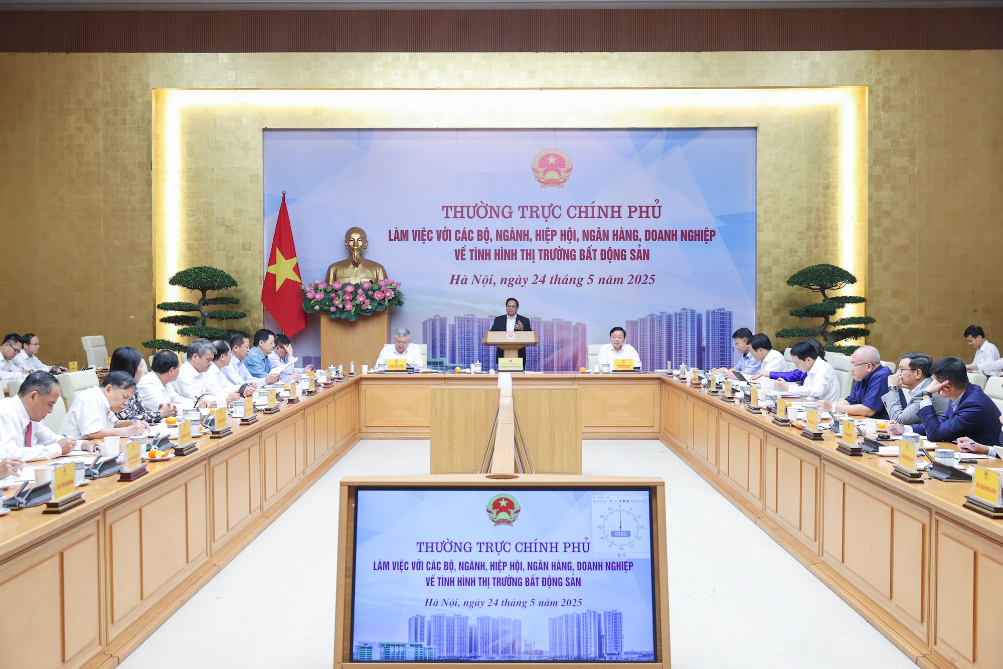 Thủ tướng: Xử lý nghiêm các hành vi đầu cơ, lũng đoạn; hướng tới mục tiêu mọi người dân đều có chỗ ở- Ảnh 3. Thủ tướng: Xử lý nghiêm các hành vi đầu cơ, lũng đoạn; hướng tới mục tiêu mọi người dân đều có chỗ ở- Ảnh 3.