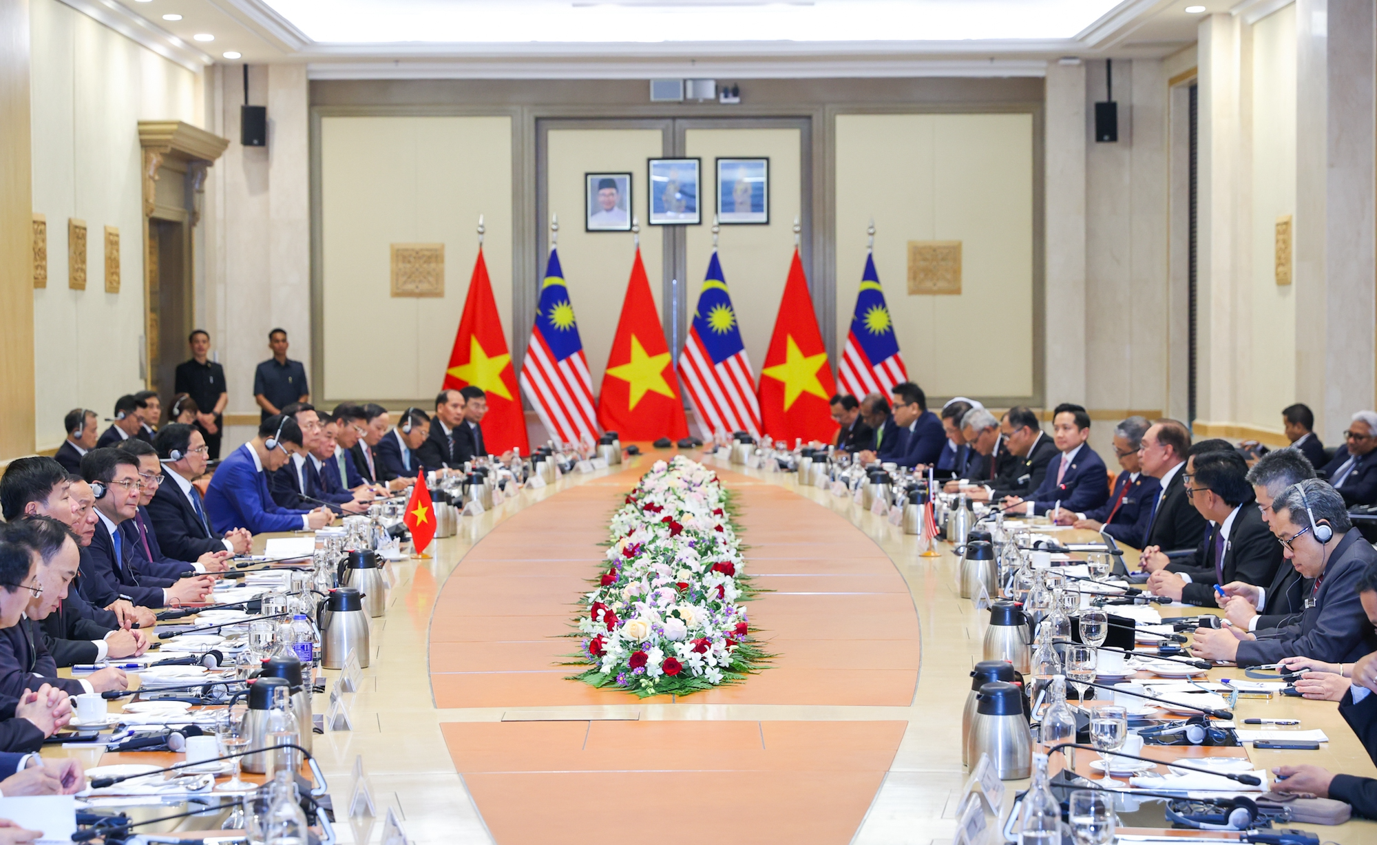 Thủ tướng Phạm Minh Chính hội đàm với Thủ tướng Malaysia- Ảnh 2. Thủ tướng Phạm Minh Chính hội đàm với Thủ tướng Malaysia- Ảnh 2.