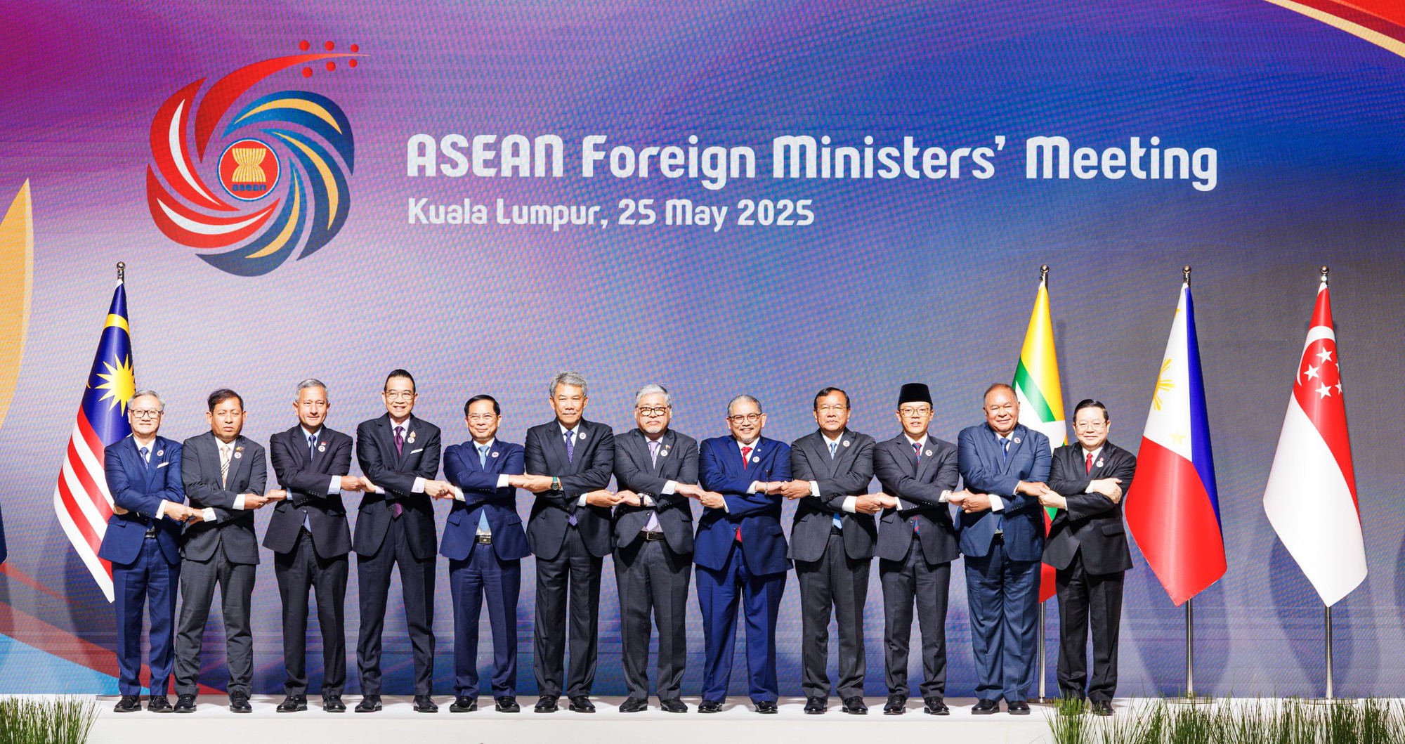 Xây dựng Cộng đồng ASEAN đoàn kết, thống nhất tiếp tục là dòng chảy chính của hợp tác khu vực- Ảnh 1. Xây dựng Cộng đồng ASEAN đoàn kết, thống nhất tiếp tục là dòng chảy chính của hợp tác khu vực- Ảnh 1.