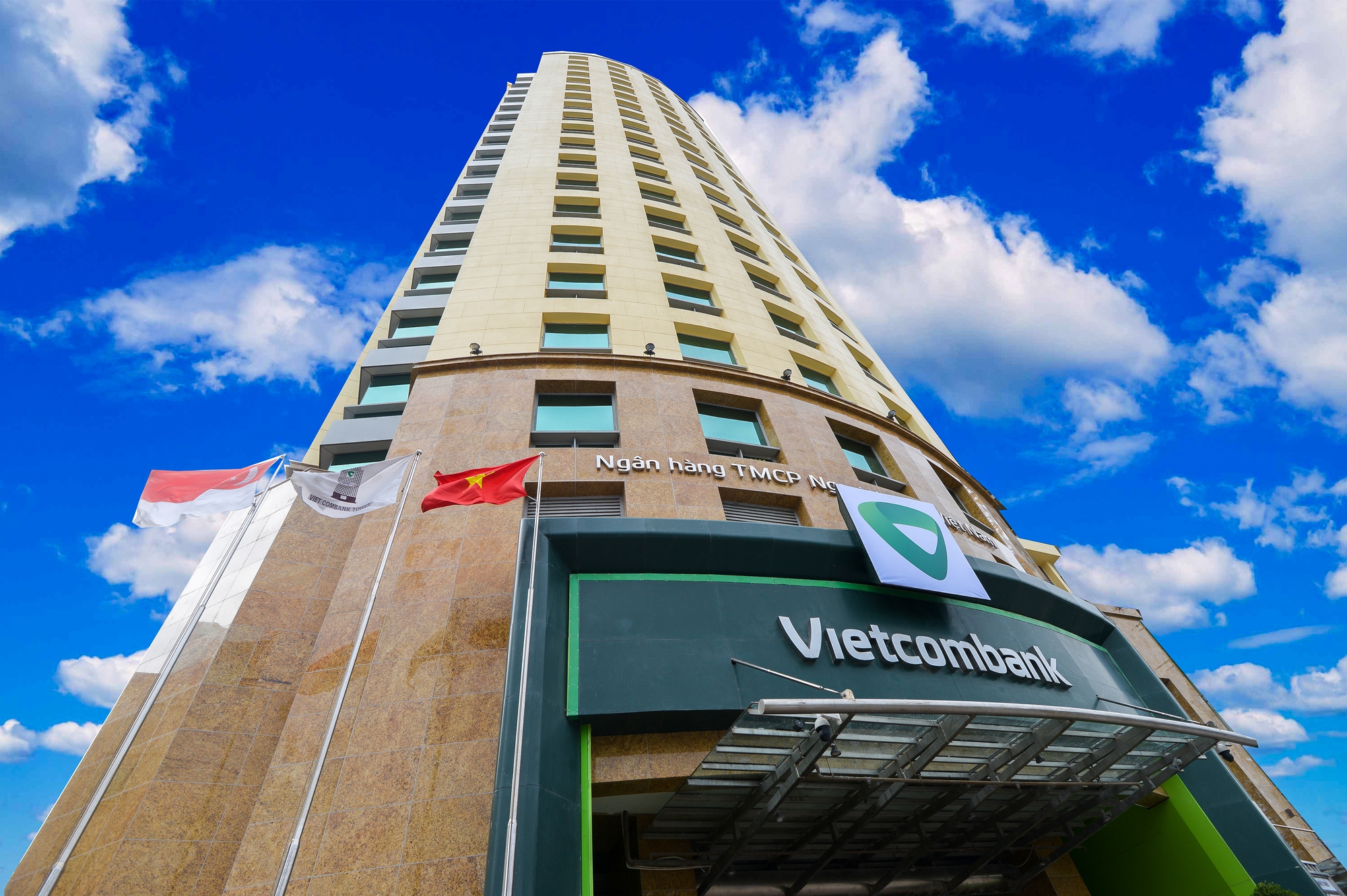 Vietcombank mời “Cha đẻ” Business Model Canvas chia sẻ chiến lược đổi mới sáng tạo cho DN Việt- Ảnh 1. Vietcombank mời “Cha đẻ” Business Model Canvas chia sẻ chiến lược đổi mới sáng tạo cho DN Việt- Ảnh 1.