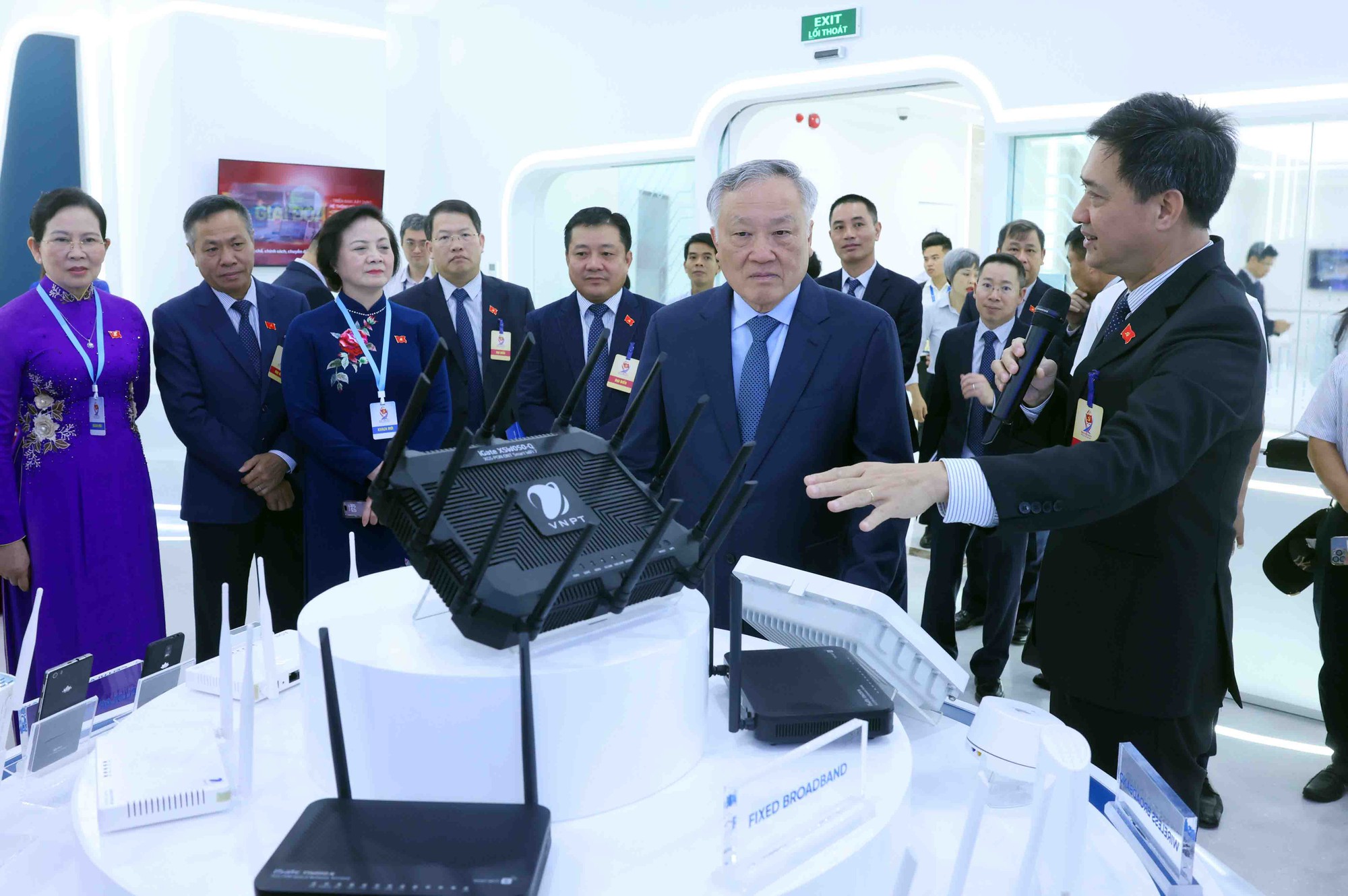 Xây dựng VNPT thành tập đoàn công nghệ hàng đầu, đóng vai trò tiên phong trong chuyển đổi số quốc gia- Ảnh 5. Xây dựng VNPT thành tập đoàn công nghệ hàng đầu, đóng vai trò tiên phong trong chuyển đổi số quốc gia- Ảnh 5.