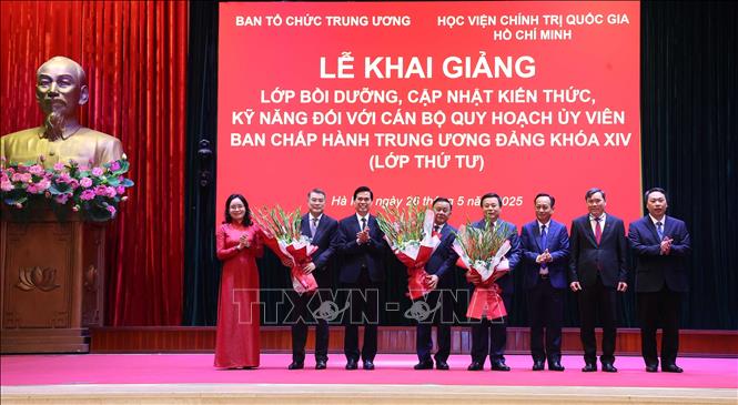 Xây dựng phương pháp, tư duy khoa học và tầm nhìn chiến lược cho cán bộ quy hoạch Ủy viên Trung ương Đảng khóa XIV- Ảnh 1. Xây dựng phương pháp, tư duy khoa học và tầm nhìn chiến lược cho cán bộ quy hoạch Ủy viên Trung ương Đảng khóa XIV- Ảnh 1.