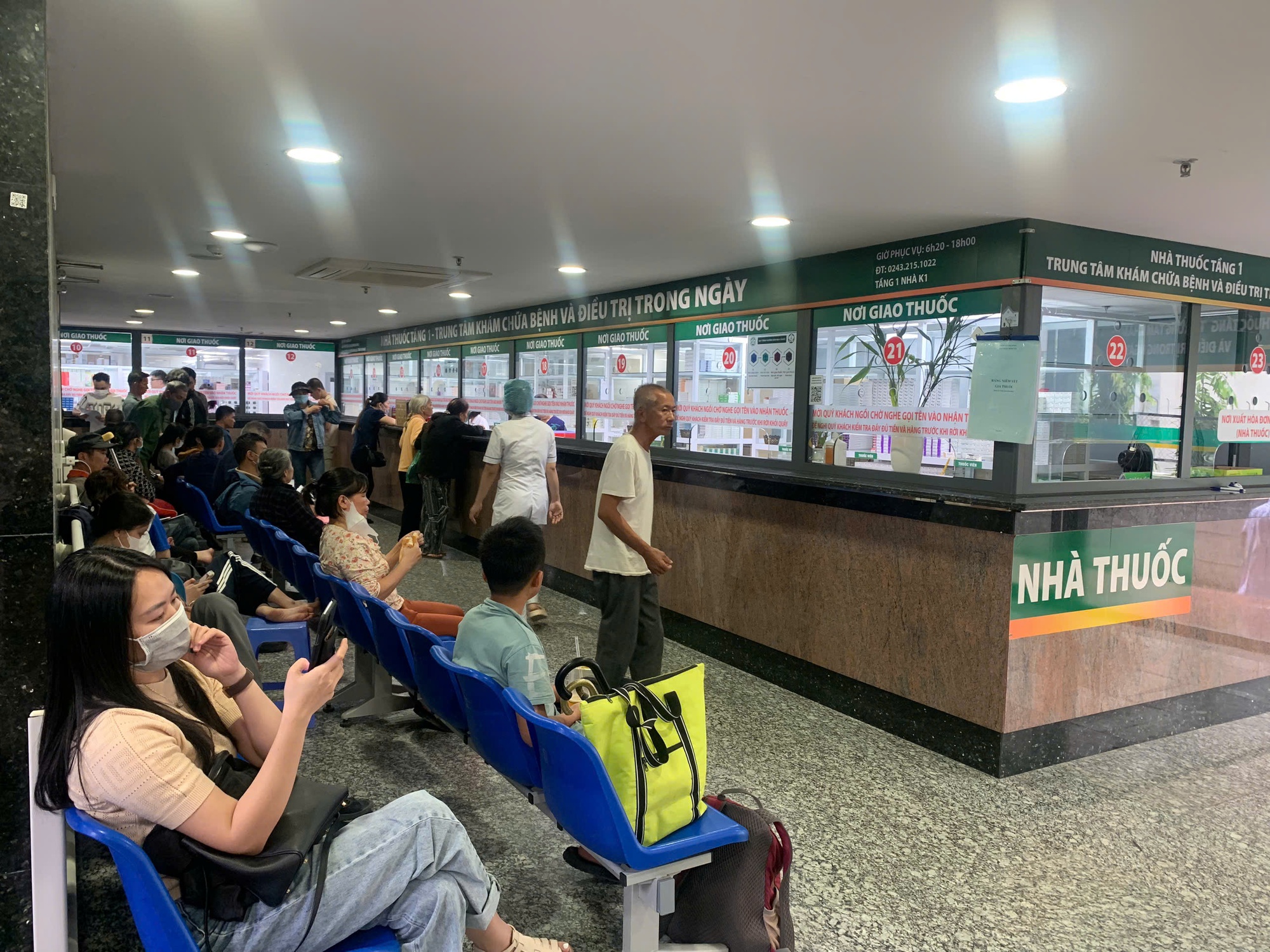 Biến thể mới của COVID-19 không có nguy cơ gia tăng đối với sức khoẻ cộng đồng- Ảnh 2. Biến thể mới của COVID-19 không có nguy cơ gia tăng đối với sức khoẻ cộng đồng- Ảnh 2.